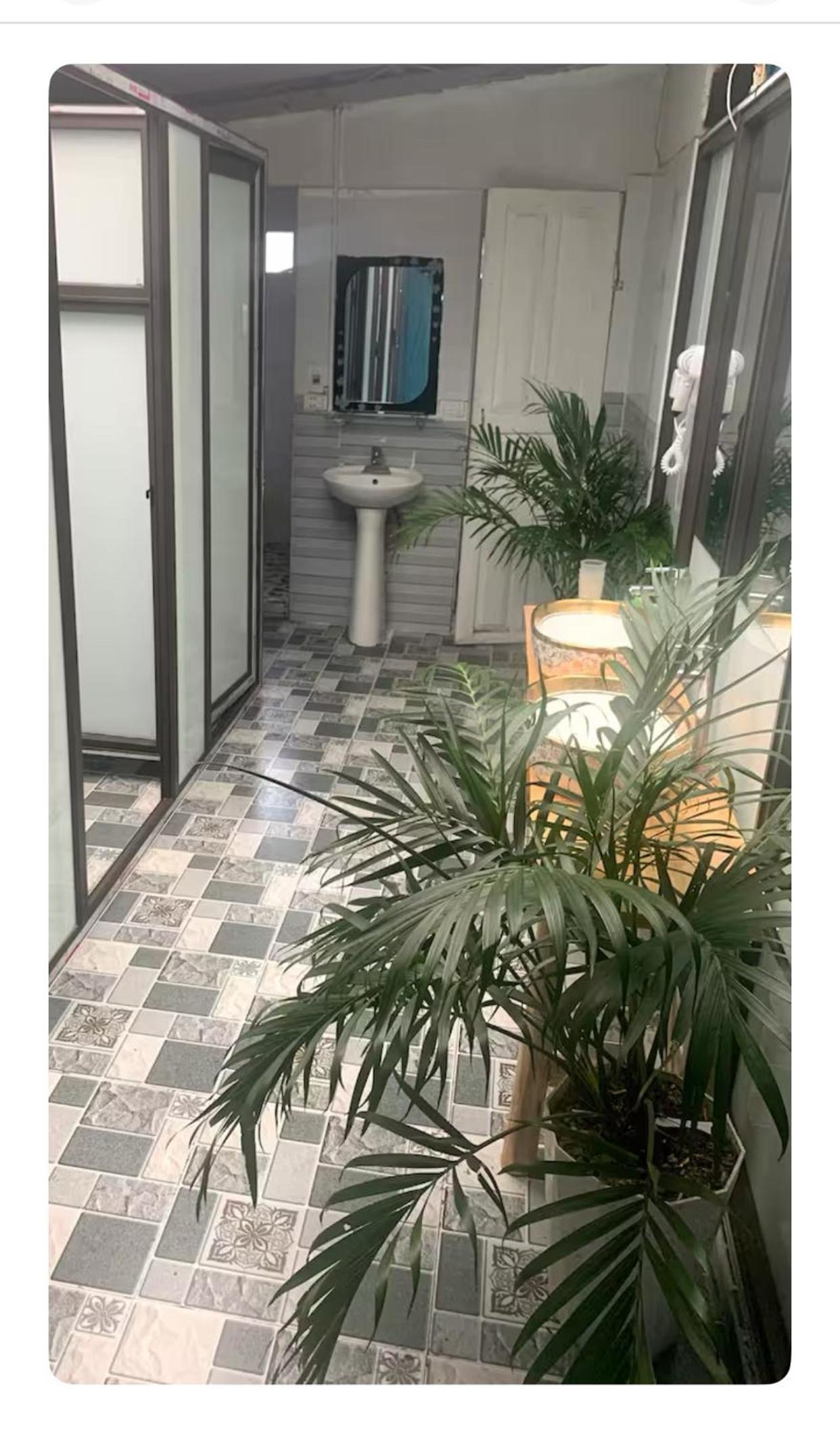 Double Room with Shared Bathroom photo 3