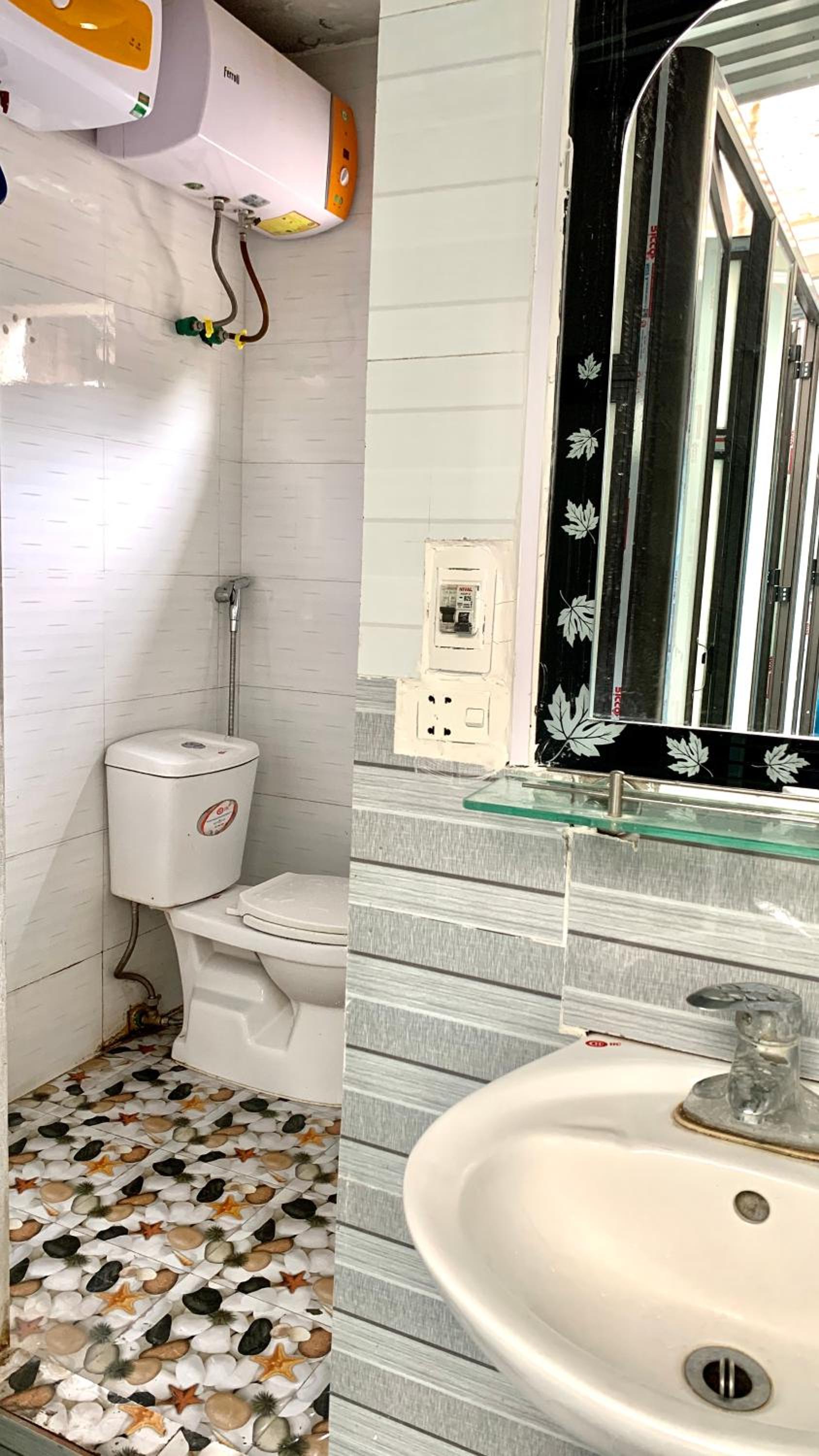 Double Room with Shared Bathroom photo 1