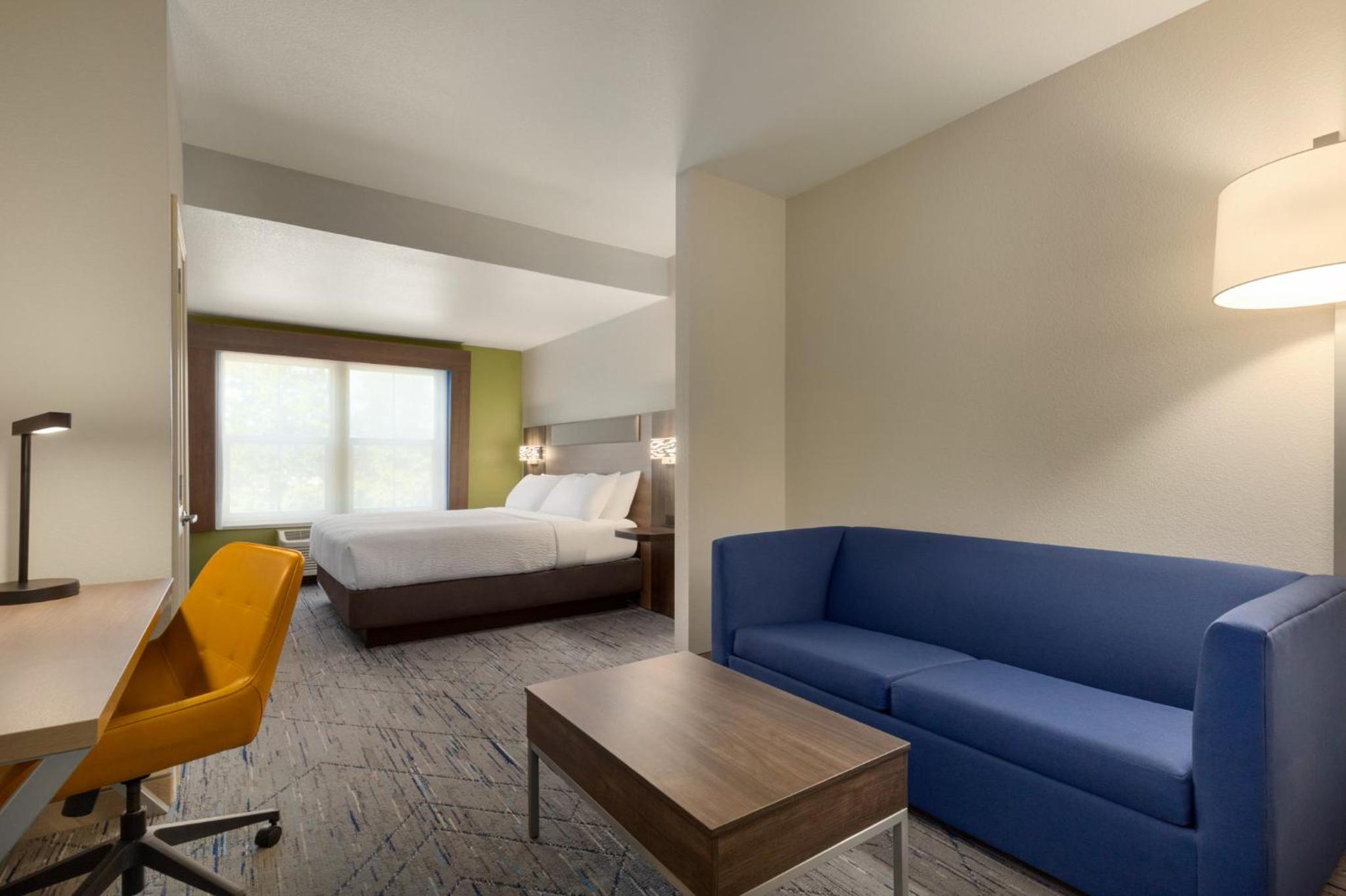 King Suite - Non-Smoking - Photo 1