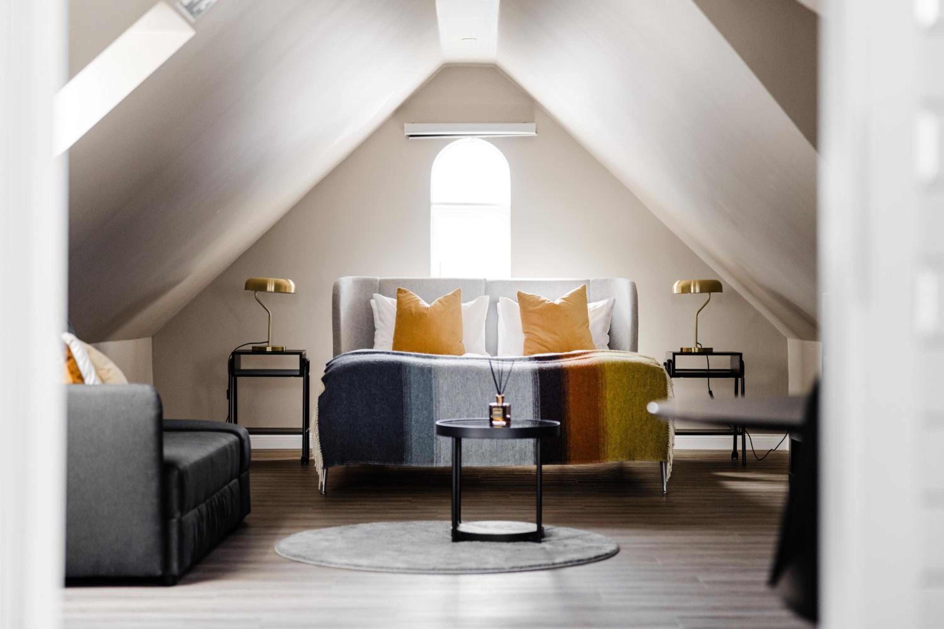 Superior Attic Studio with Bathtub photo 3