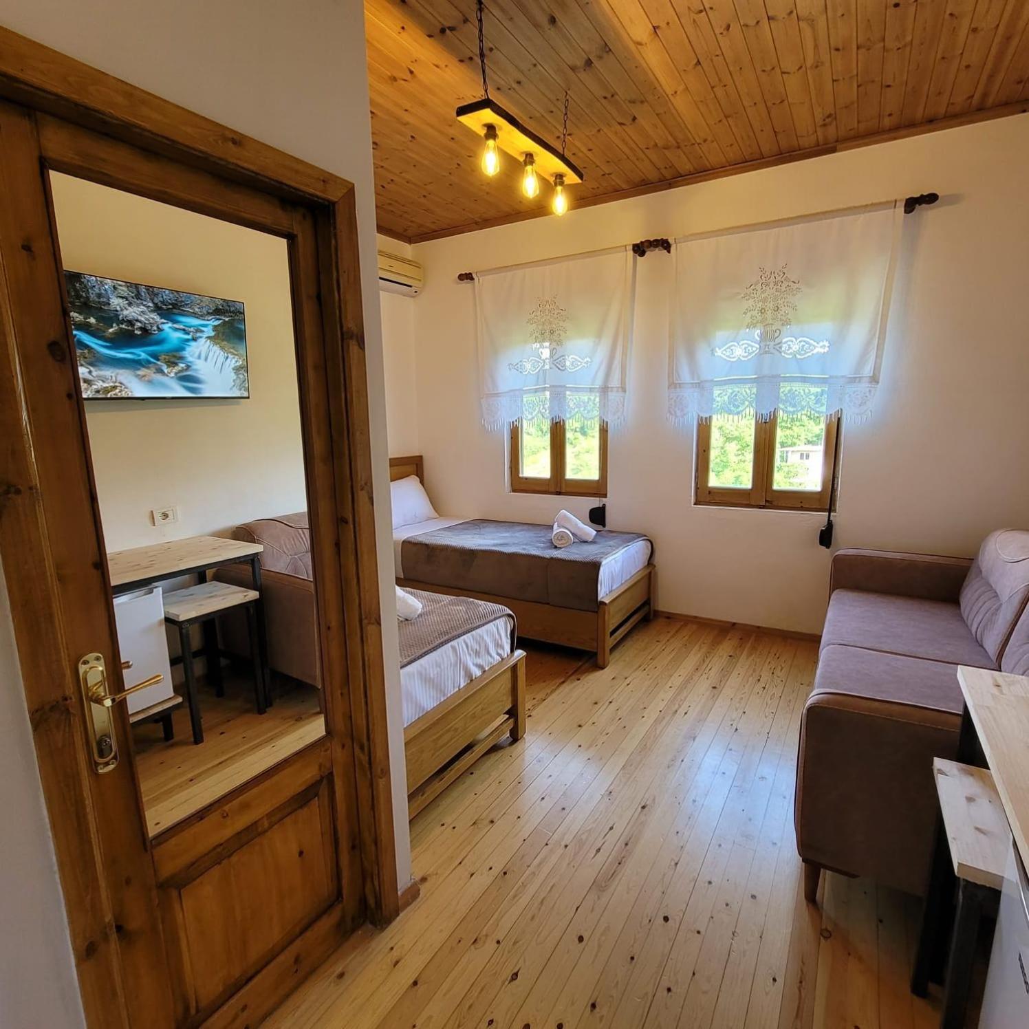 Deluxe Triple Room photo 1
