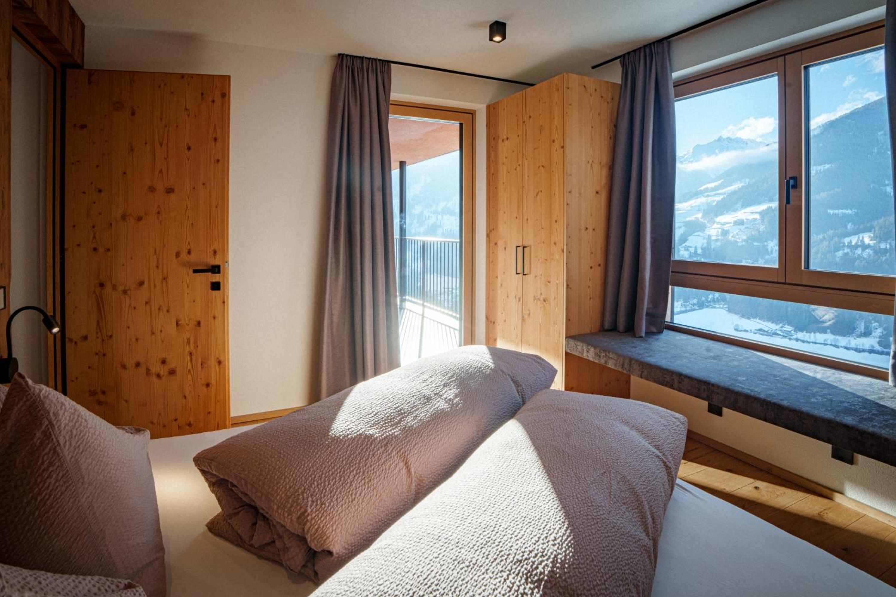 Suite with Mountain View