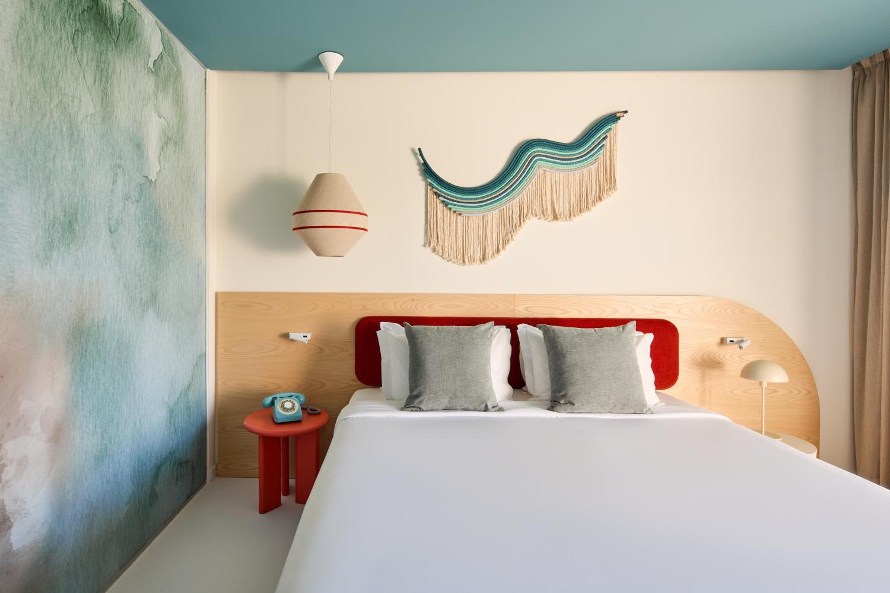 King Room with Pool View - Photo 1