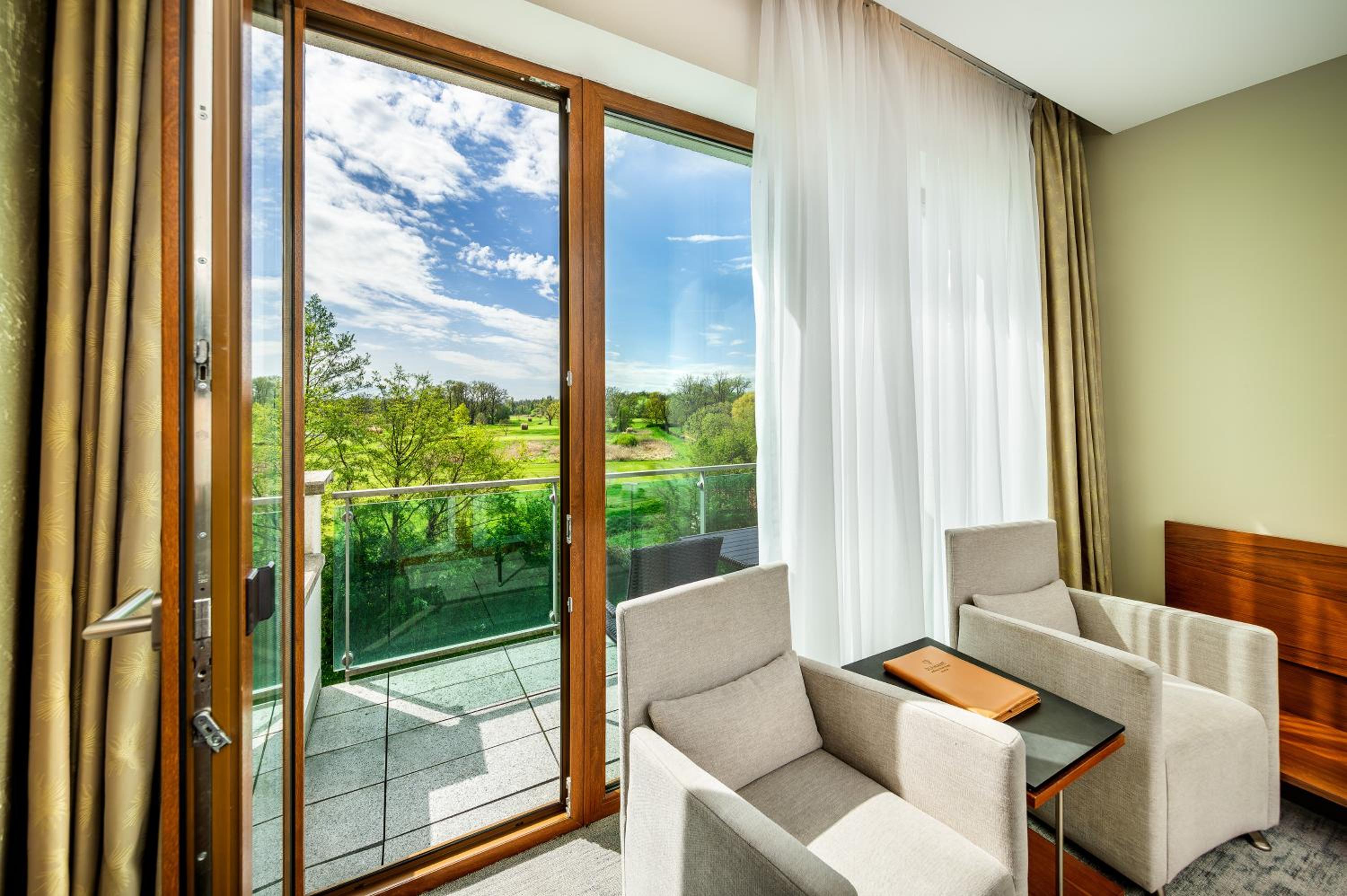 Deluxe Double Room with Balcony photo 1