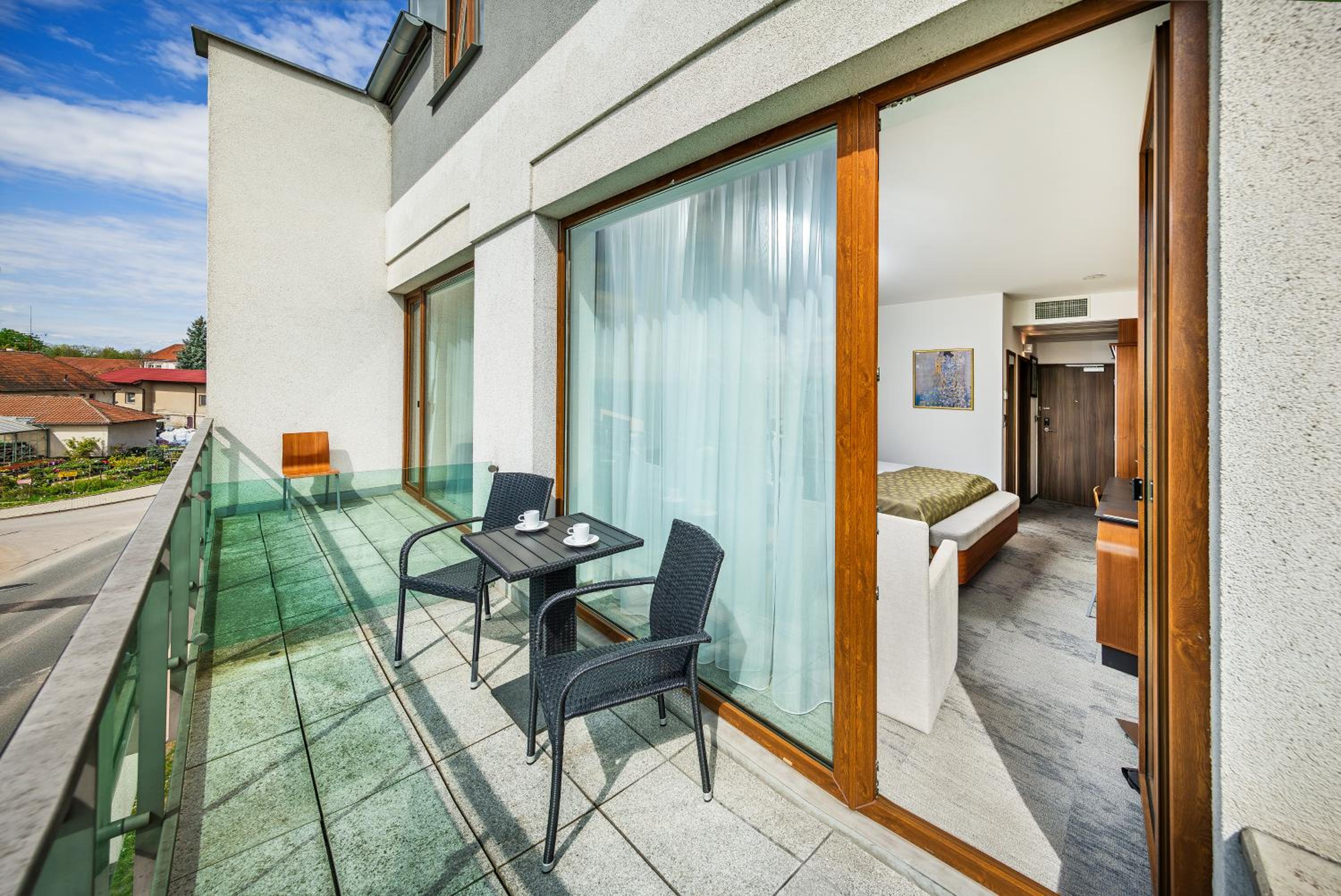 Deluxe Double Room with Balcony photo 3