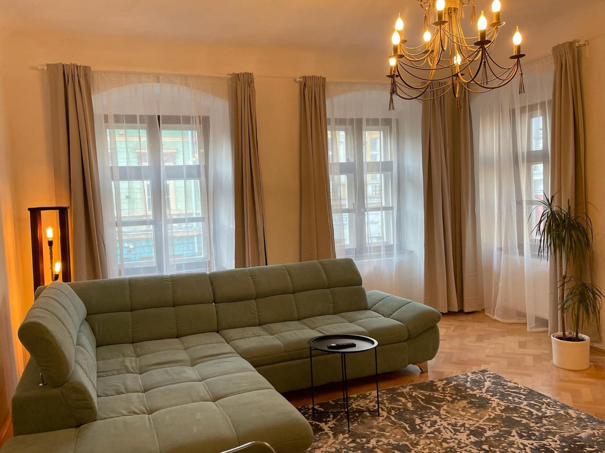 One-Bedroom Apartment with City View - Photo 19