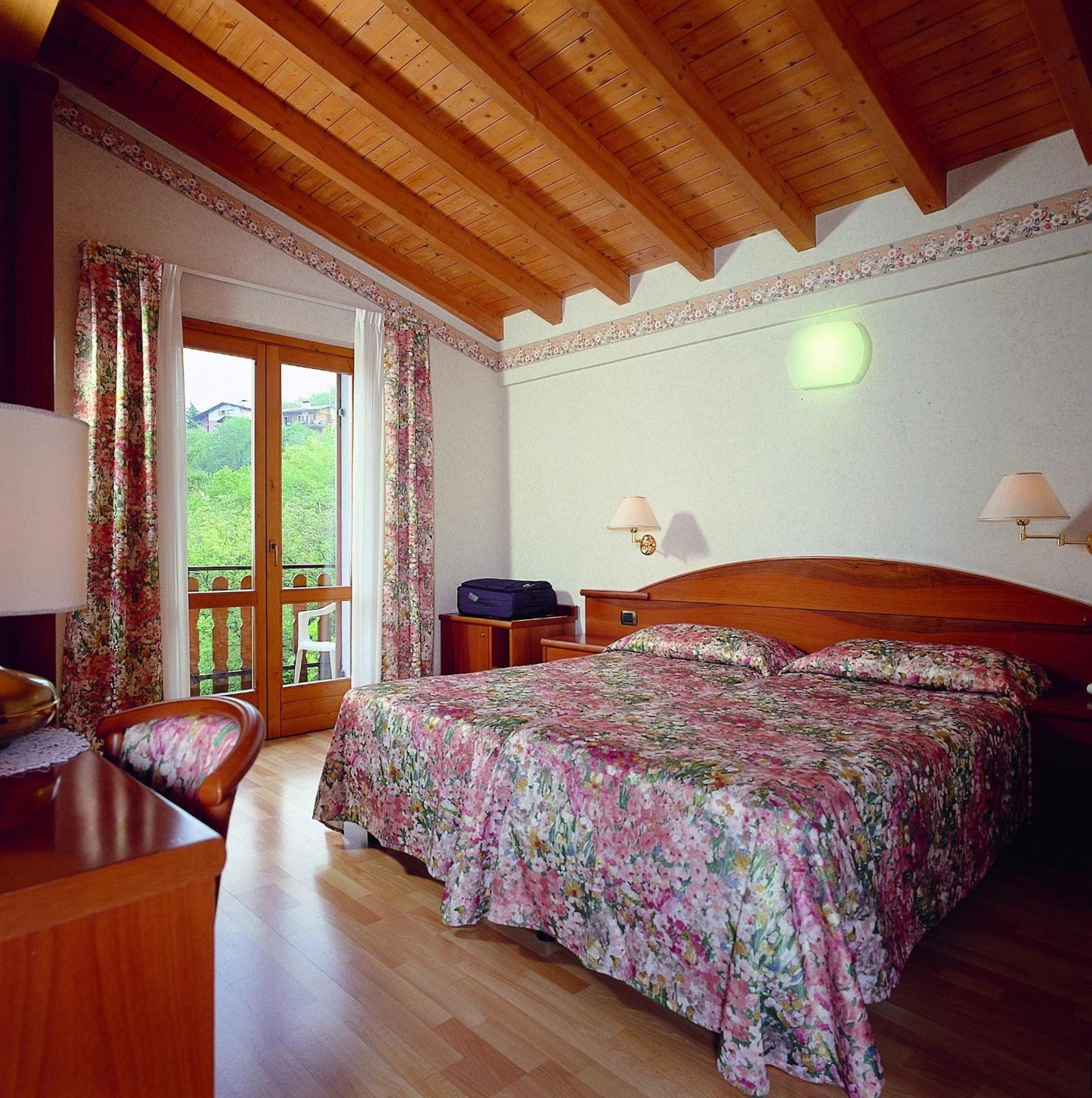 Double Room with Balcony photo 2