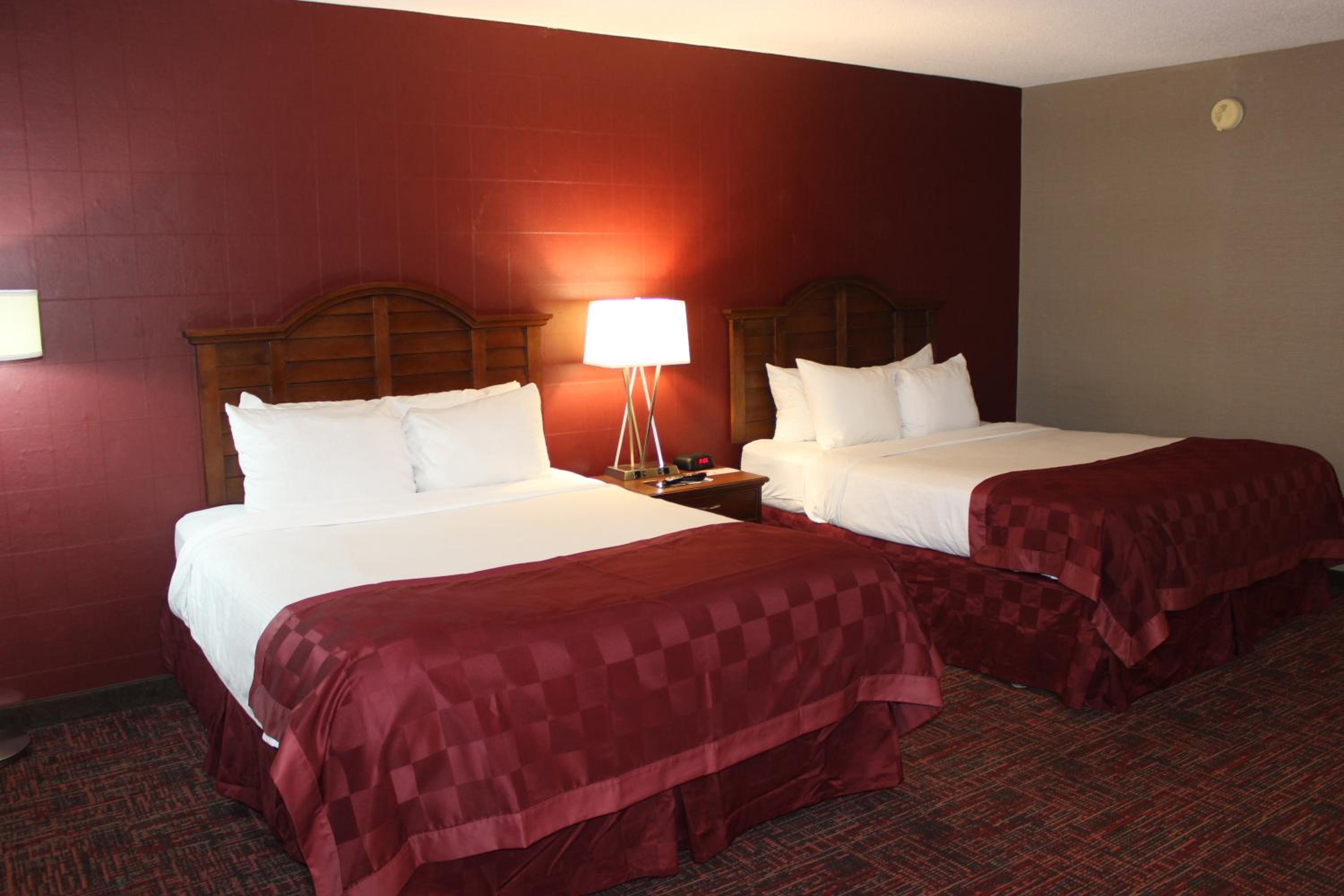 Queen Room with Two Queen Beds and Roll-in Shower - Mobility Accessible/Non-Smoking - Photo 1