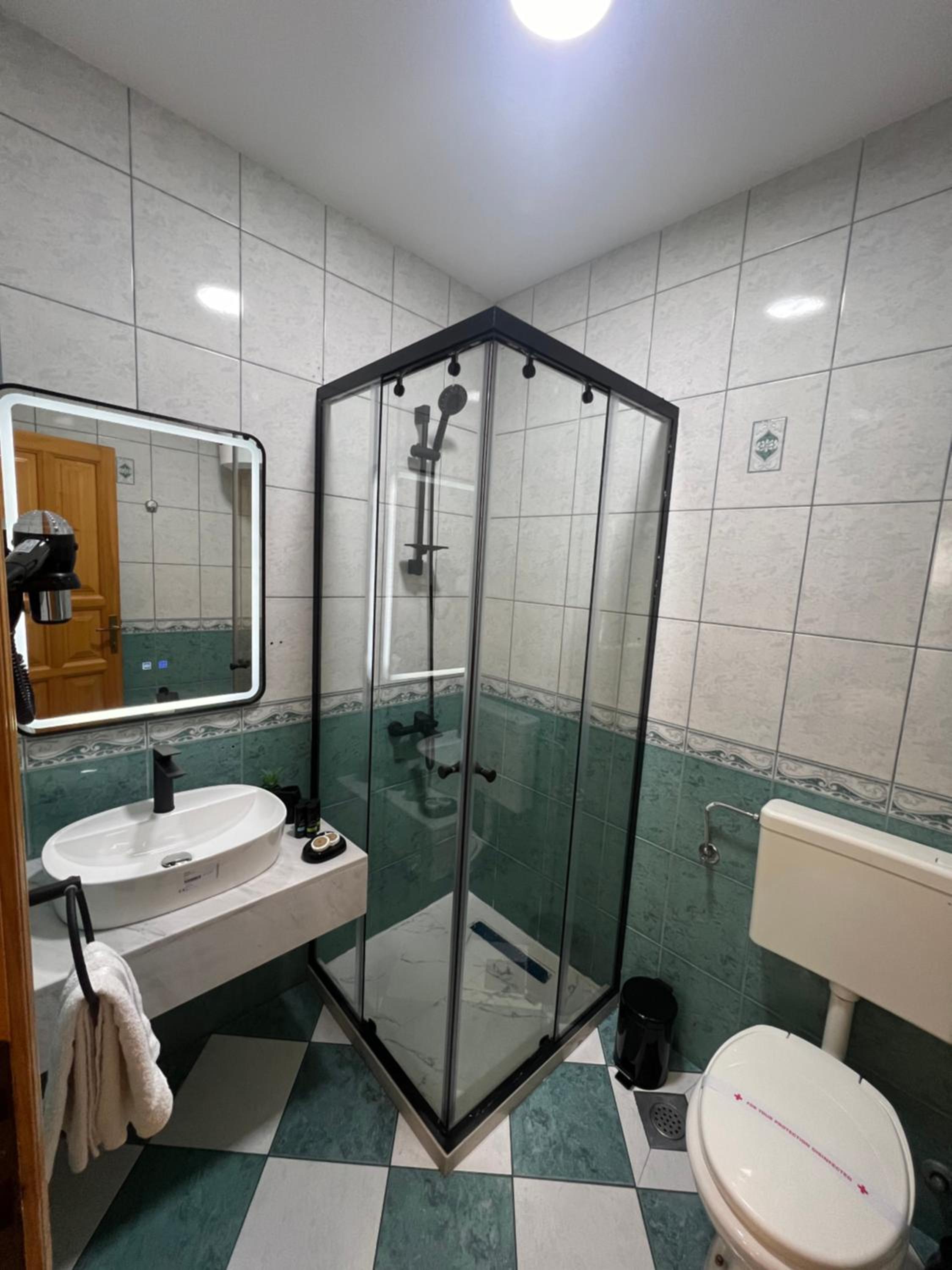 Deluxe Double or Twin Room with Balcony photo 3