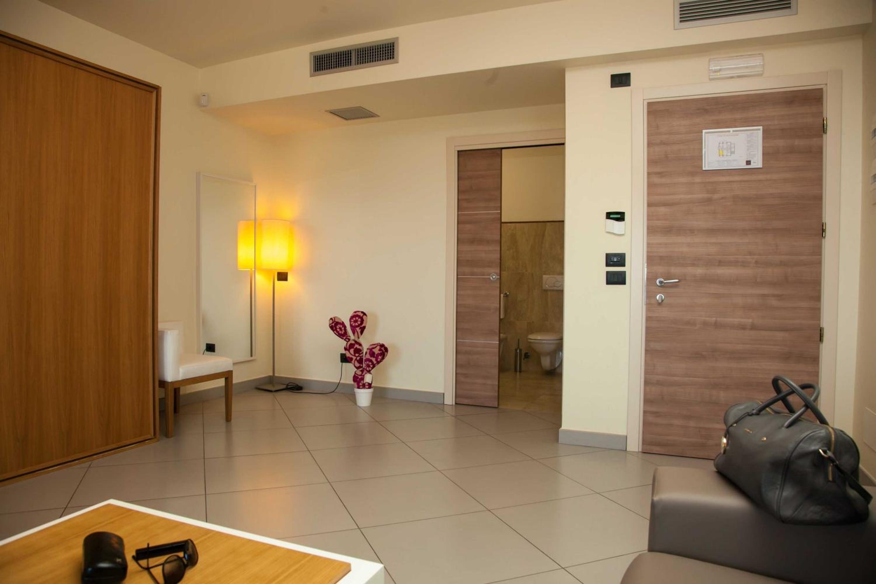 Superior Double Room with Spa Access  photo 2