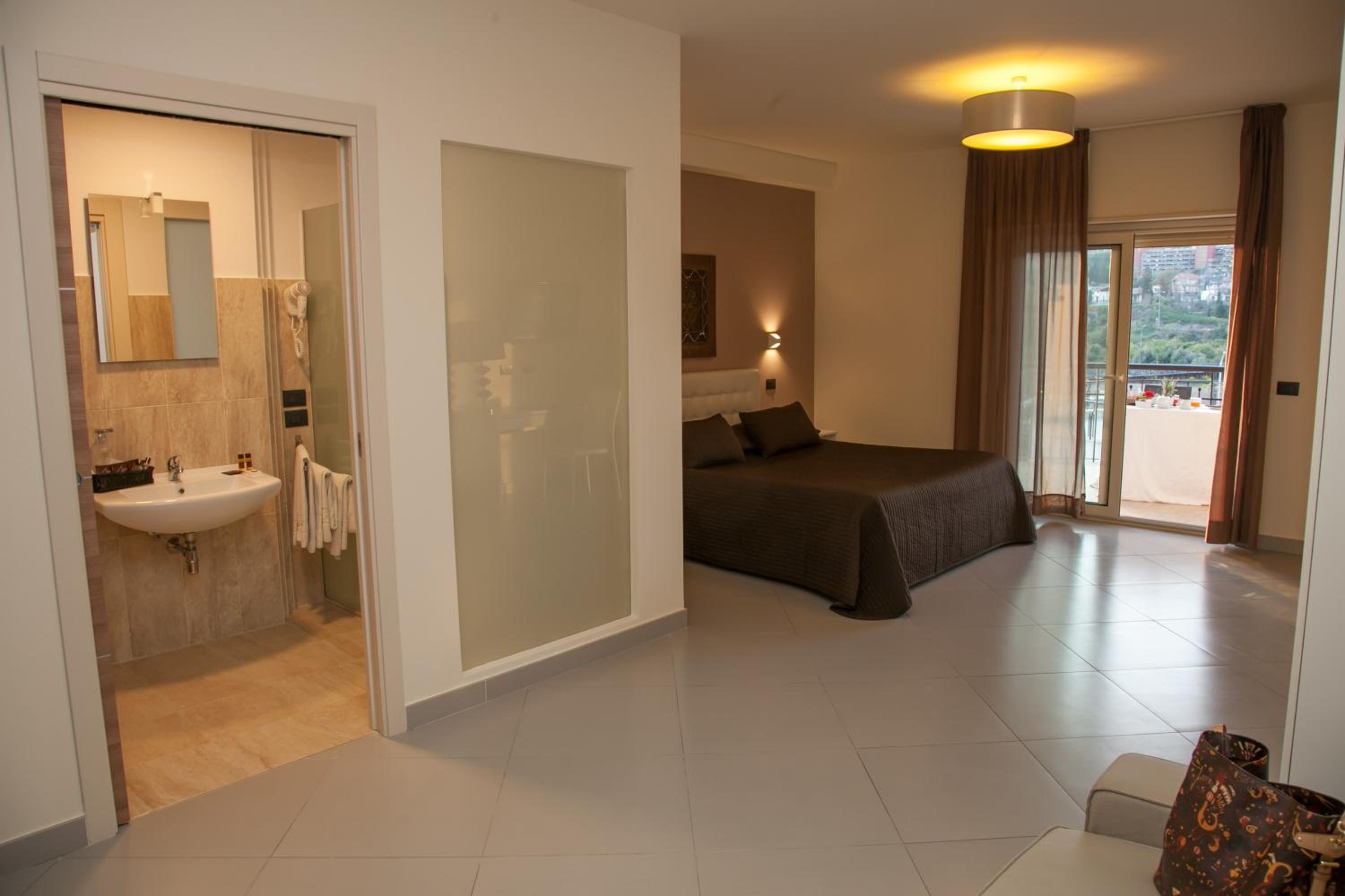Standard Triple Room photo 1