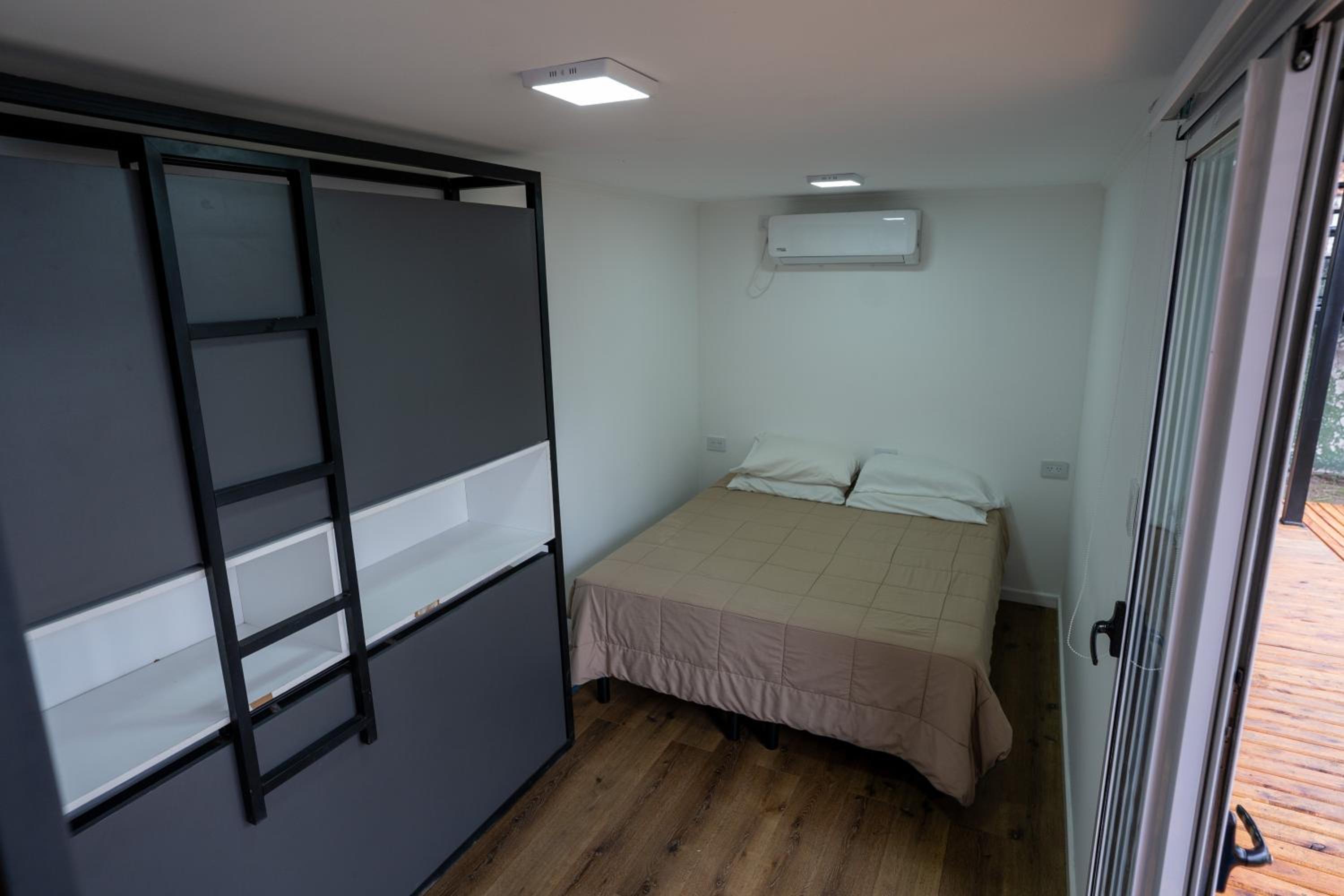 Quadruple Room with Private Bathroom photo 1