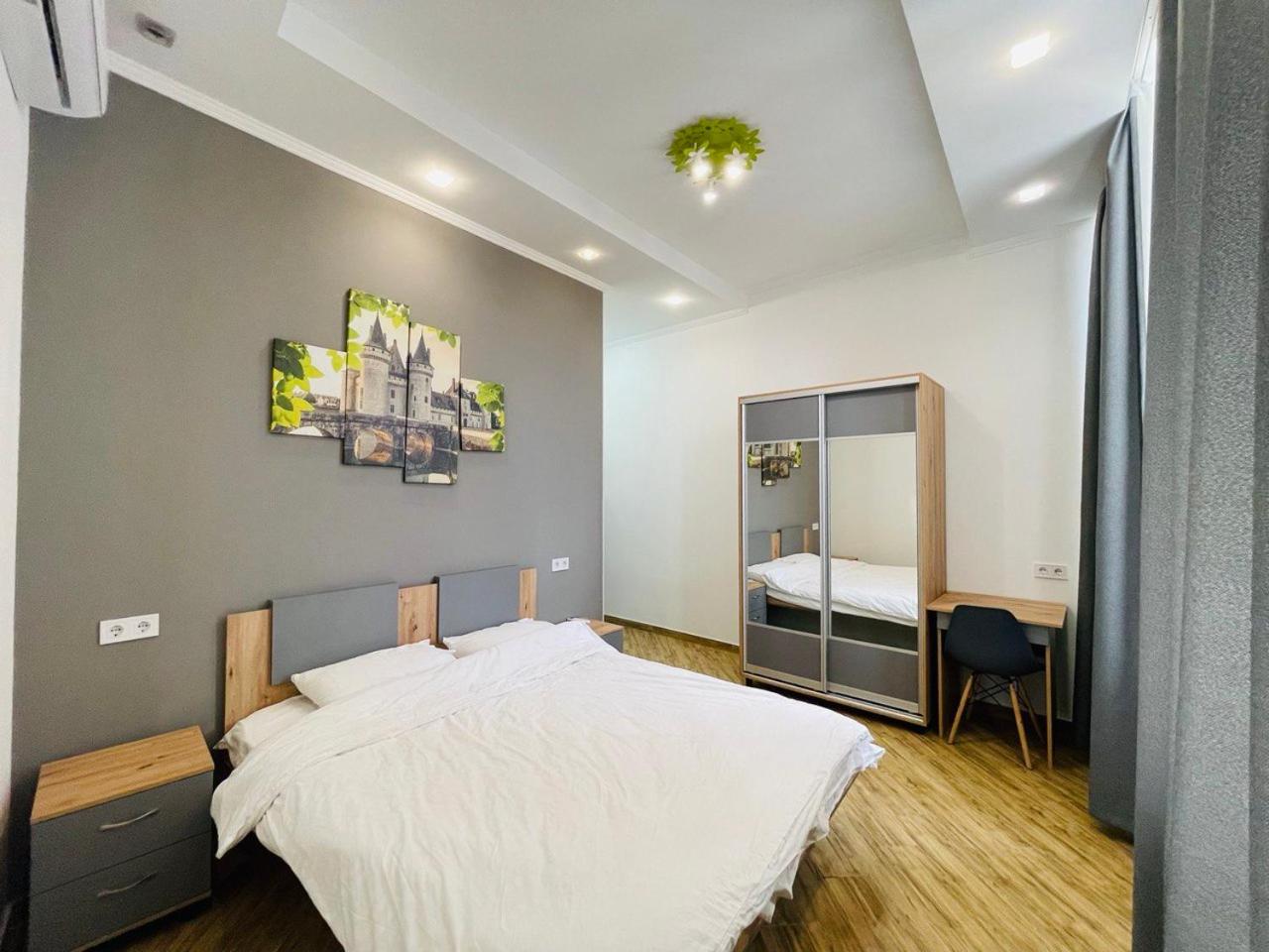 Five-Bedroom Deluxe Apartment photo 1