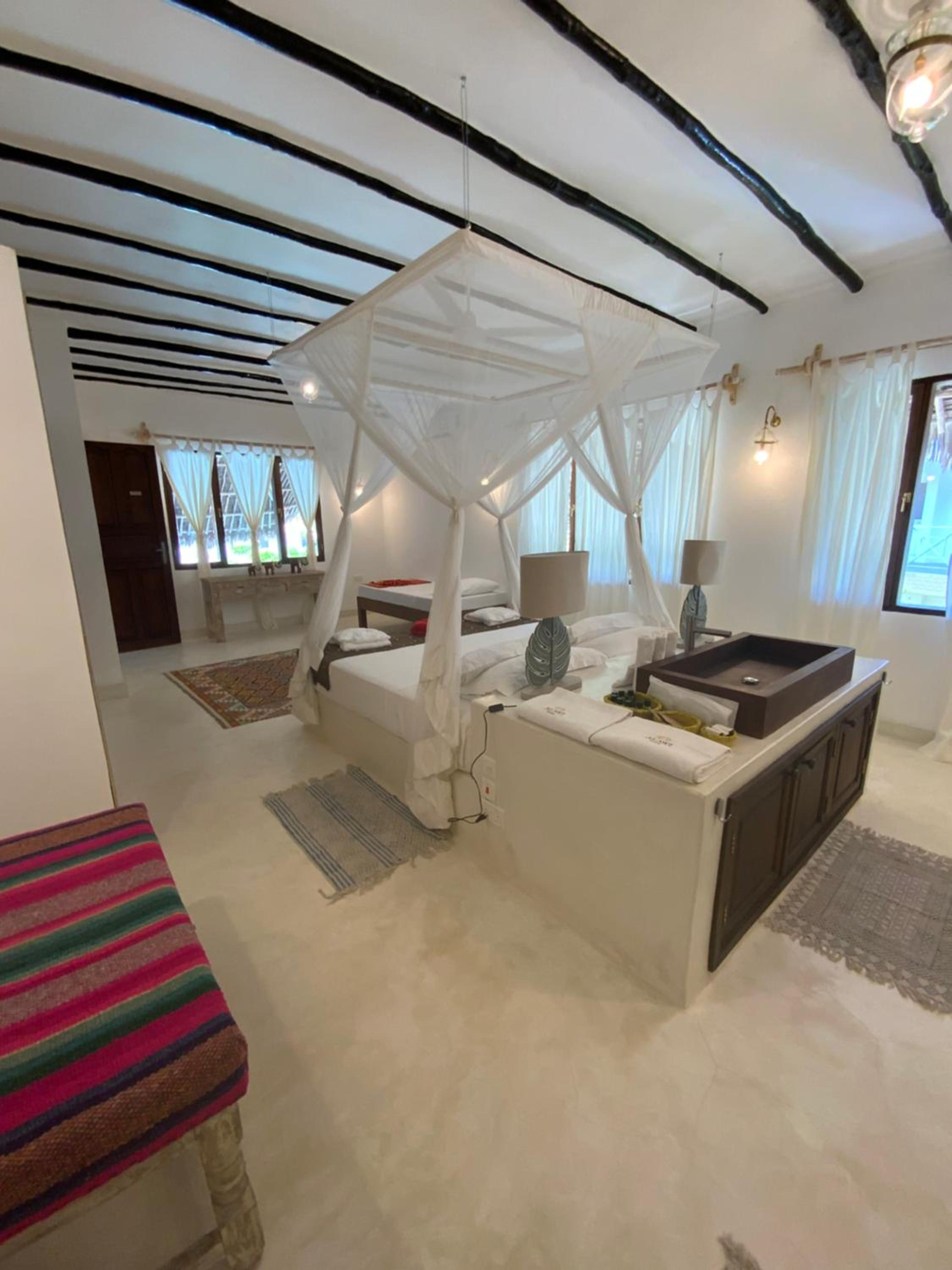 Triple Room with Pool View photo 3