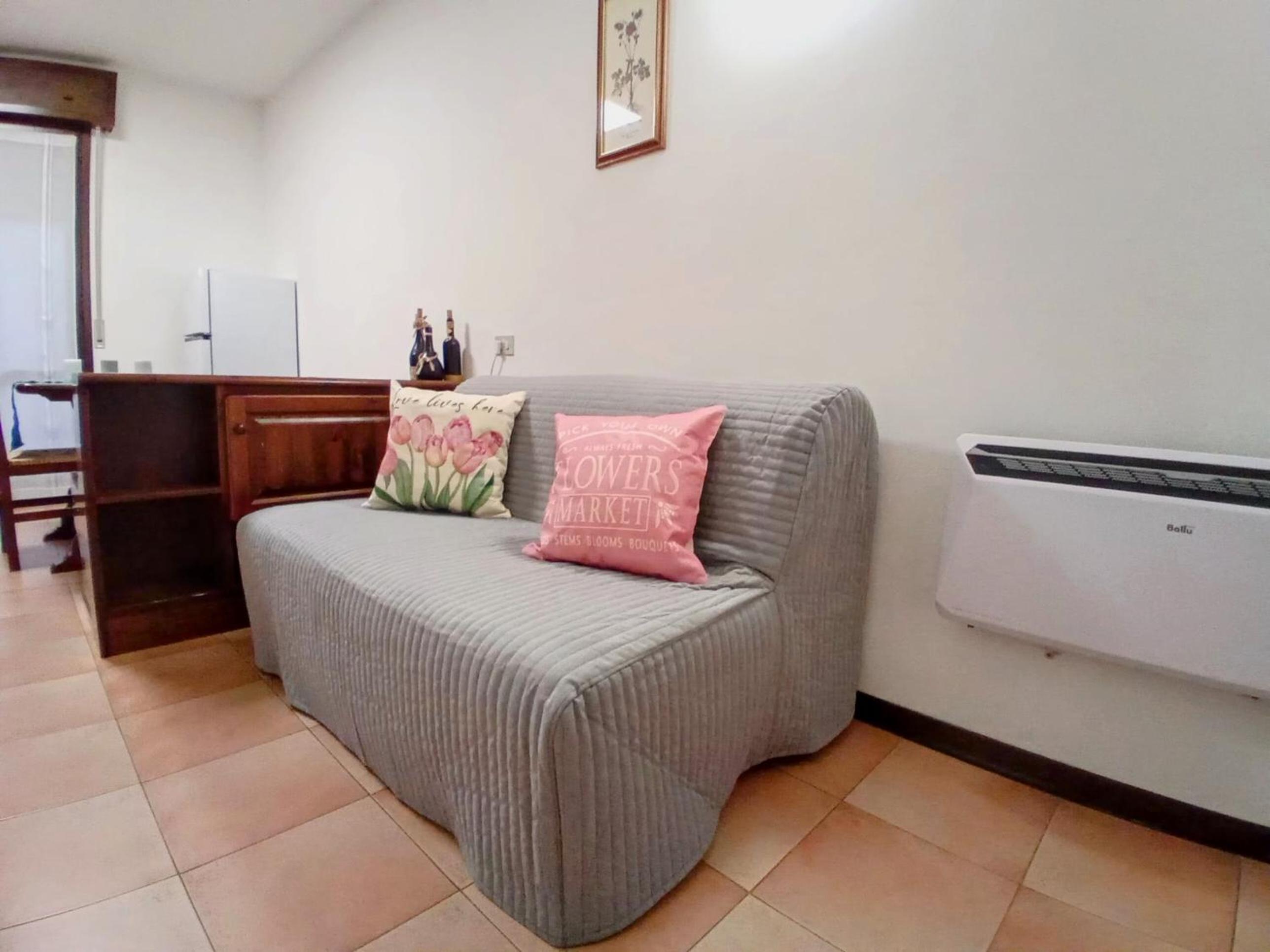Two-Bedroom Apartment with Mountain View