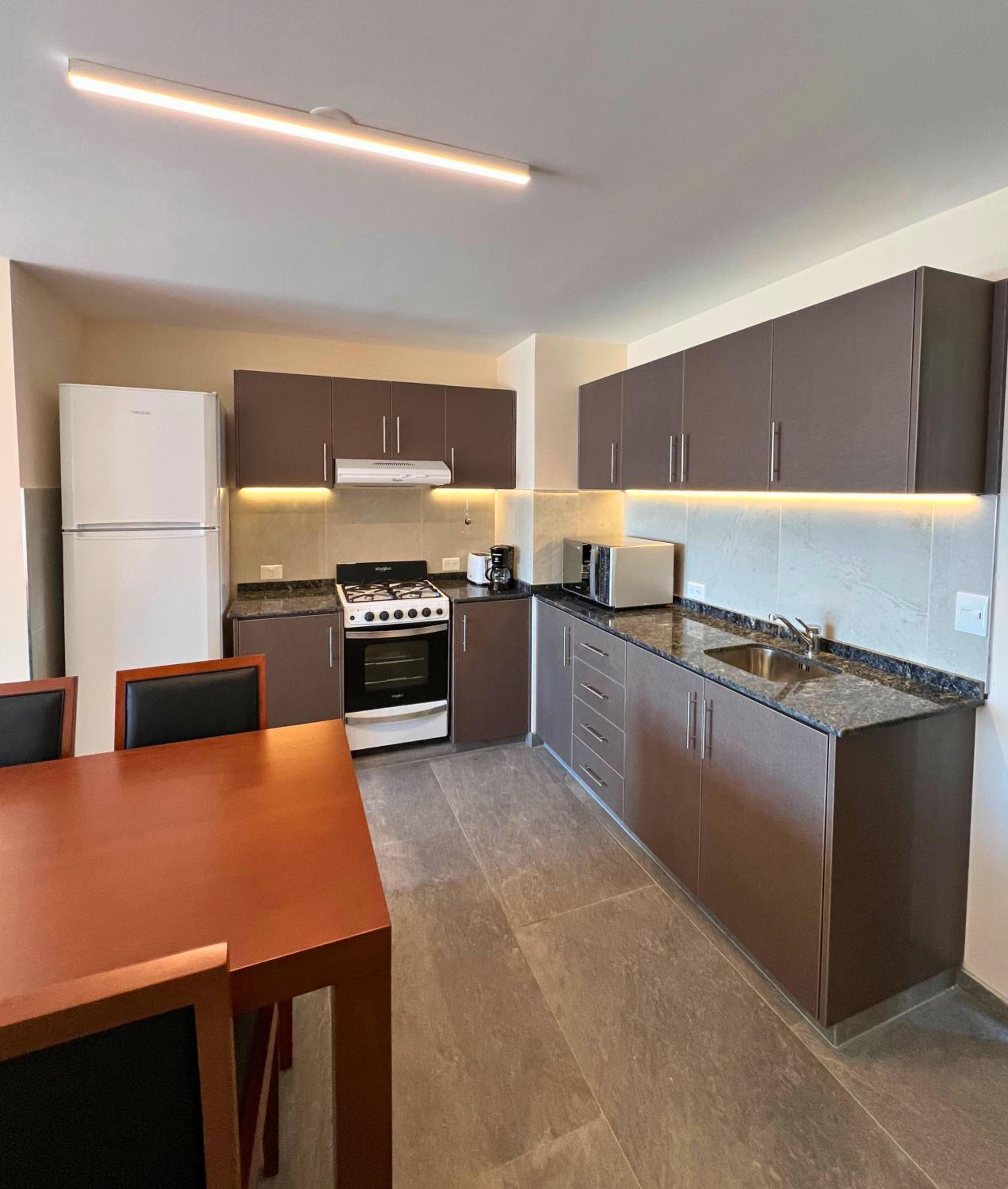 Superior Apartment thumbnail 5