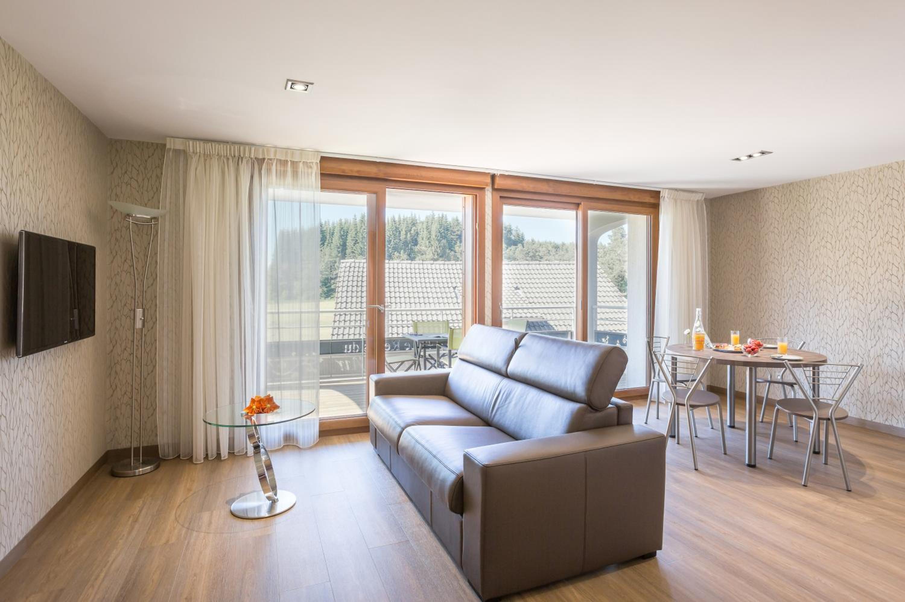 Apartment with Terrace photo 3