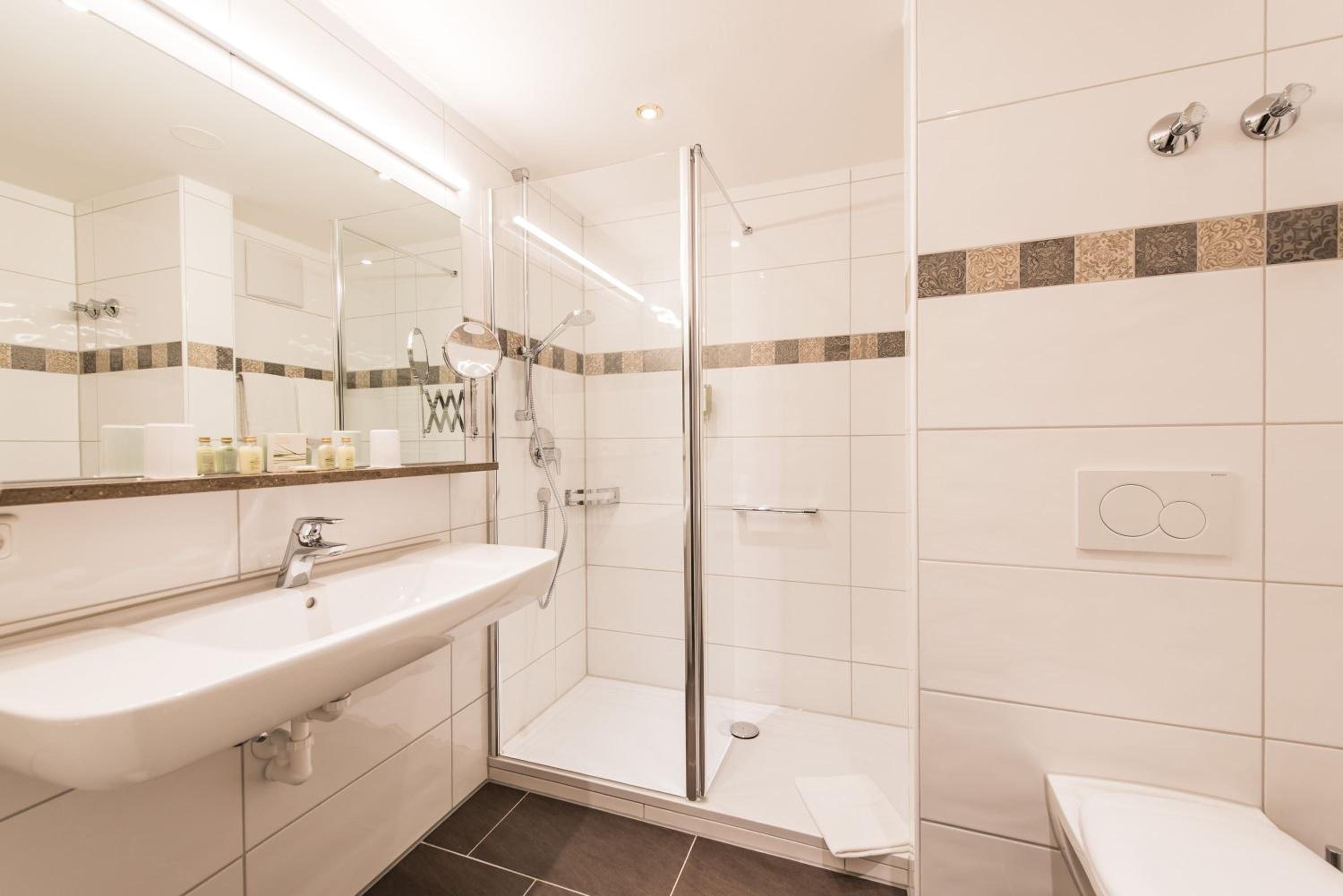 Standard Double Room - Photo 6