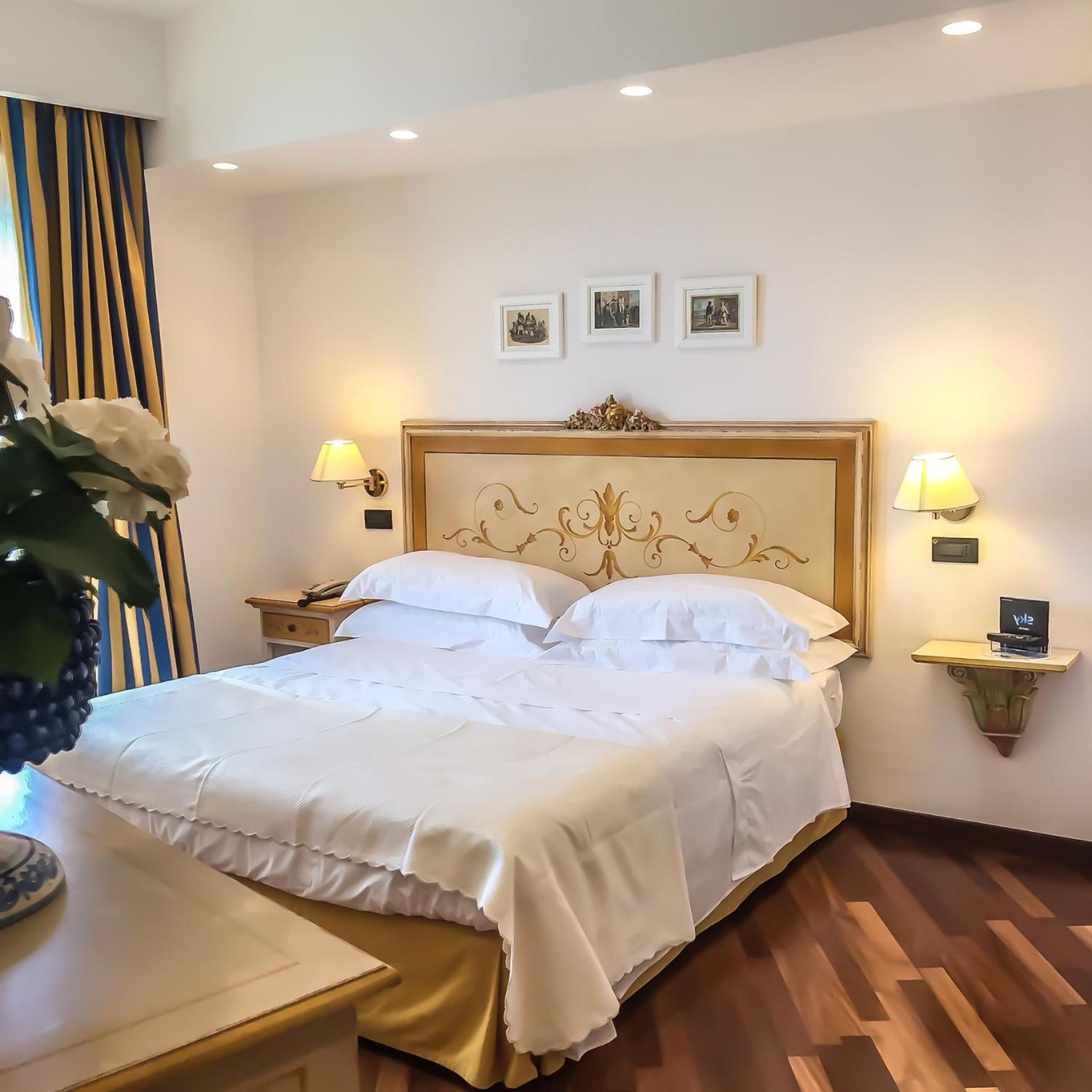 Junior Suite with Sea View - Photo 1