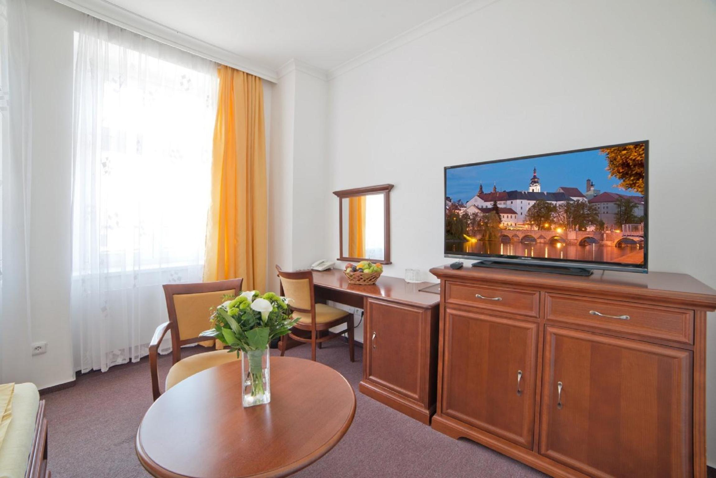 Comfort Double Room-in the building next door - Photo 4