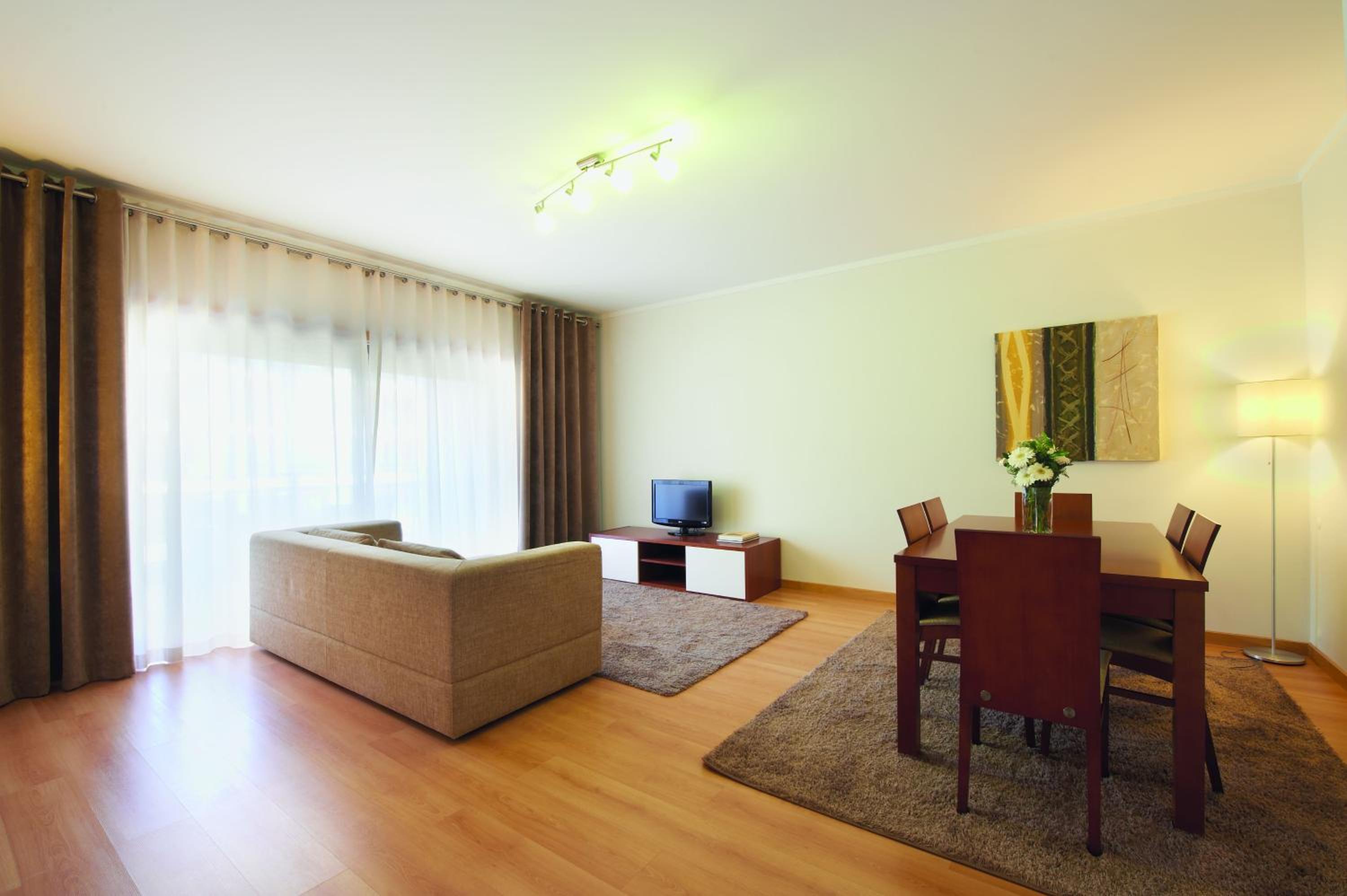 One-Bedroom Family Apartment (2 Adults + 2 Children) photo 3