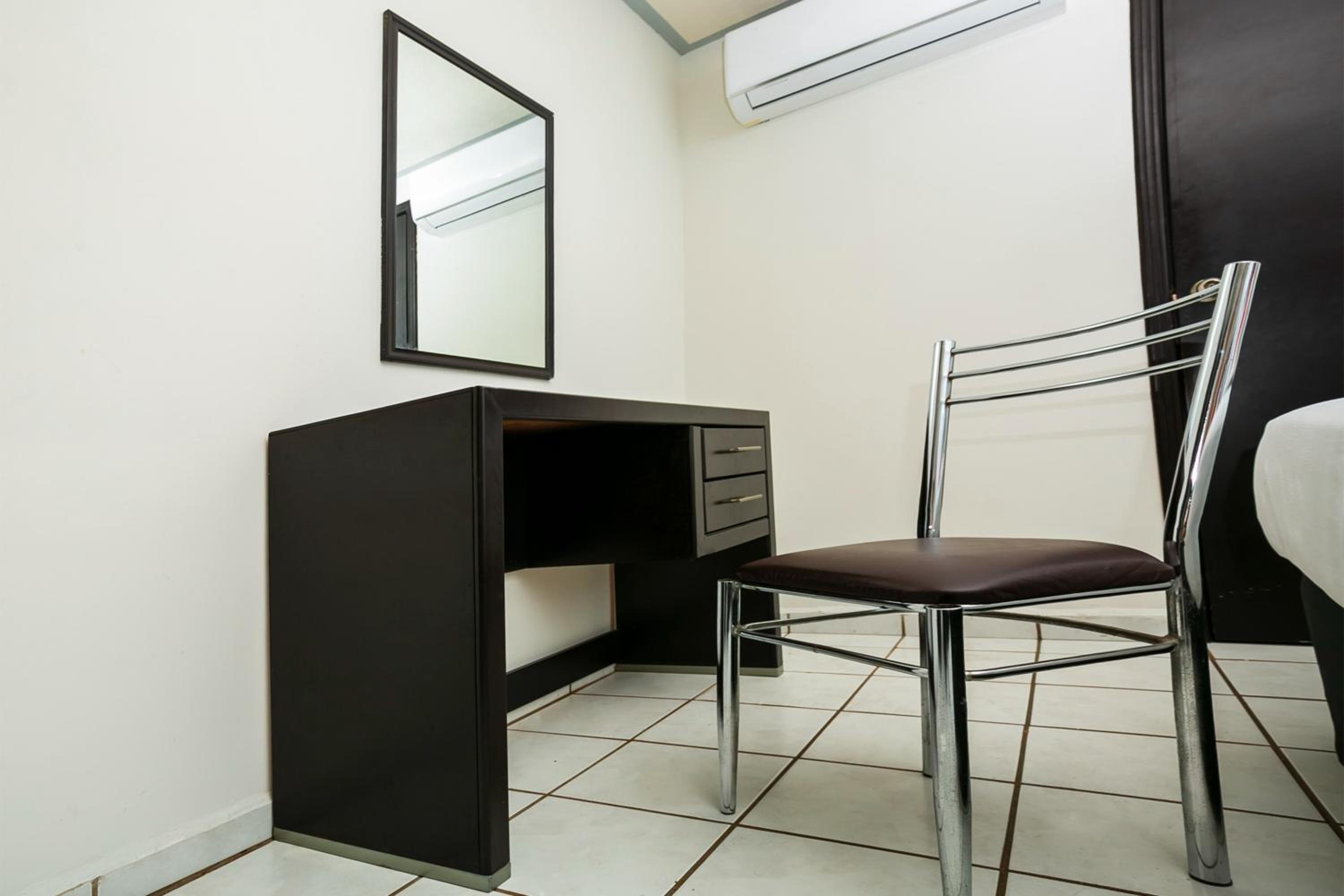 Standard Two Beds - Photo 6