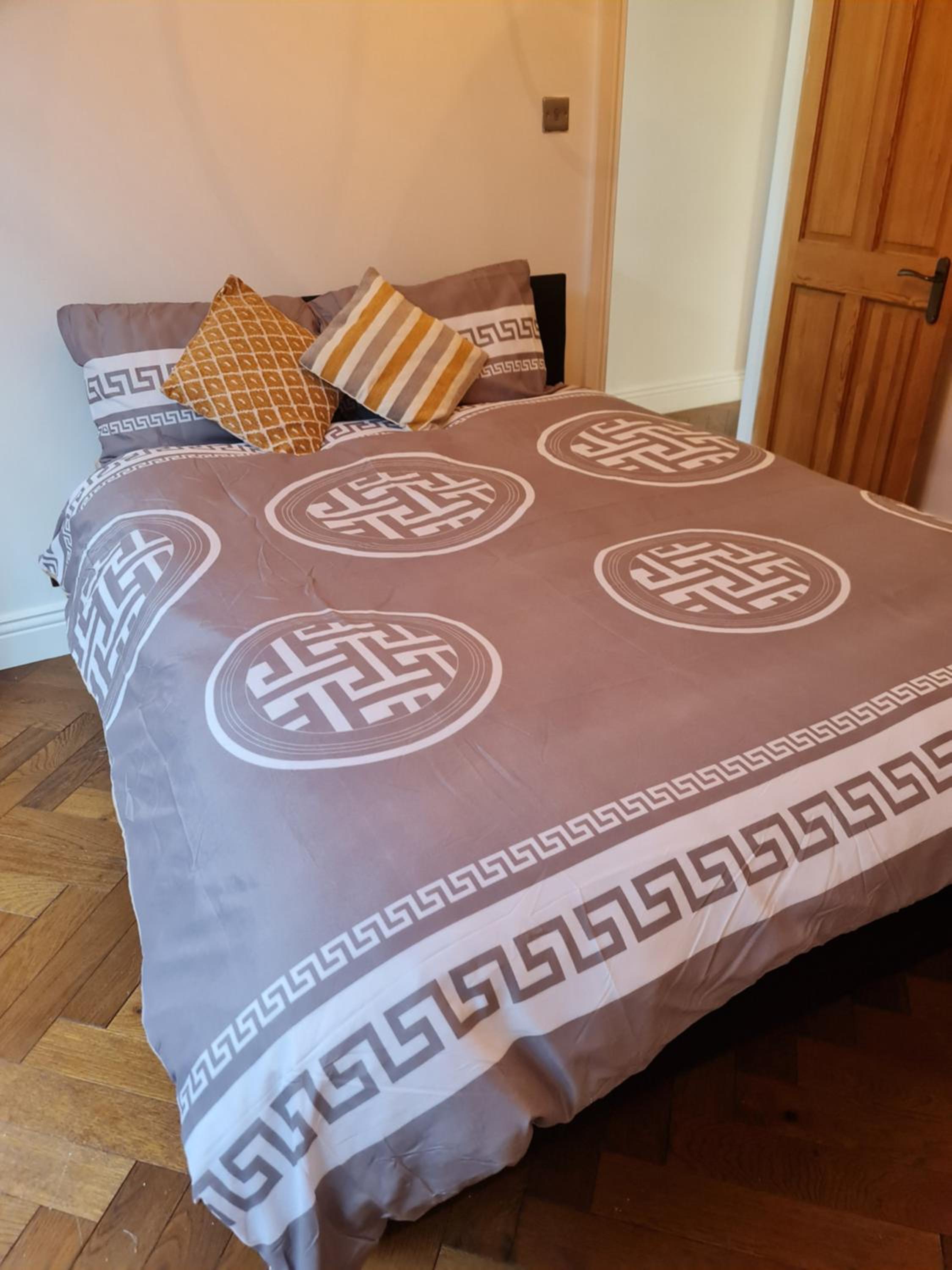 Deluxe King Room photo 2