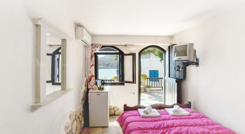 Twin Room with Side Sea View photo 1