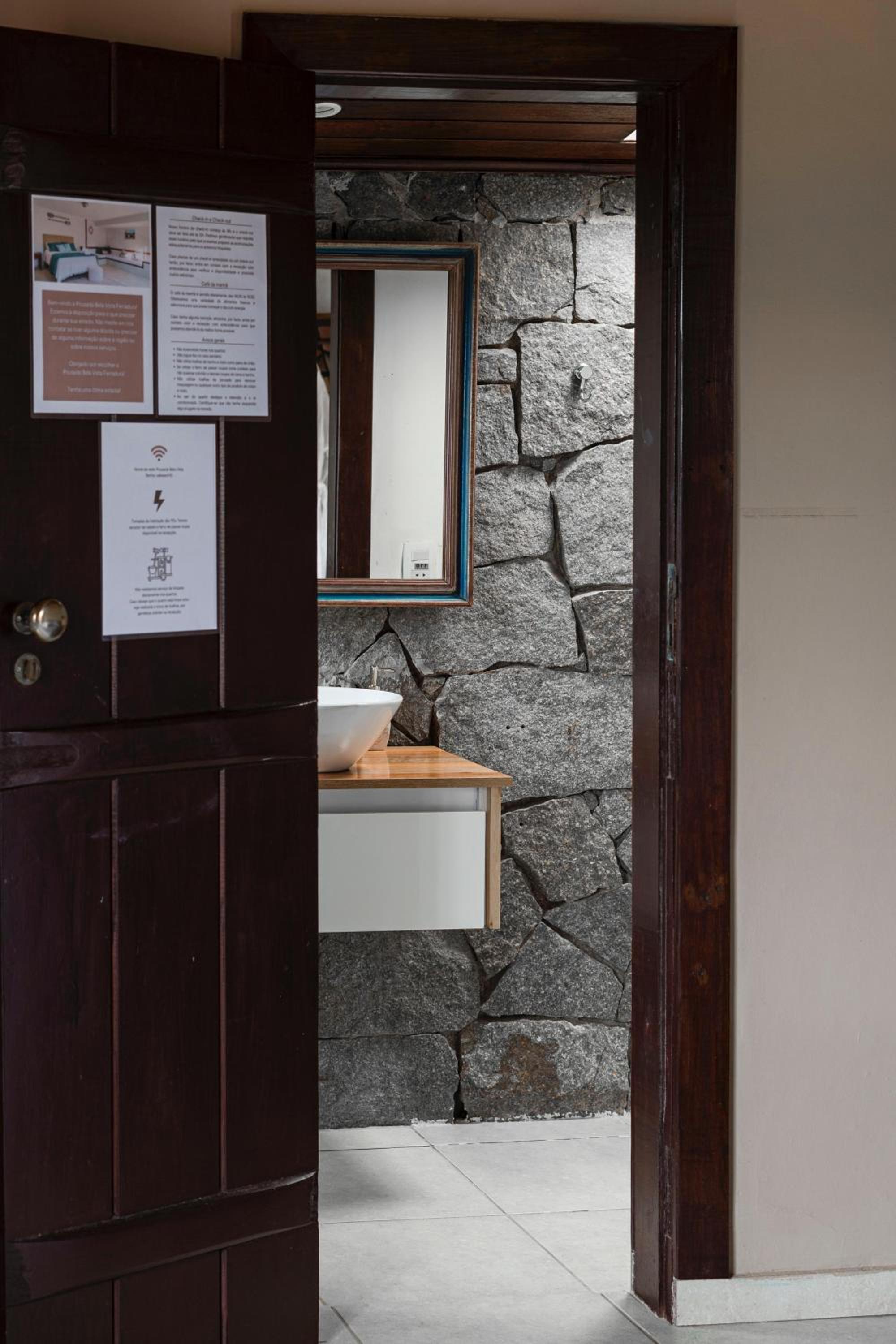 Deluxe Suite with Sea View photo 2