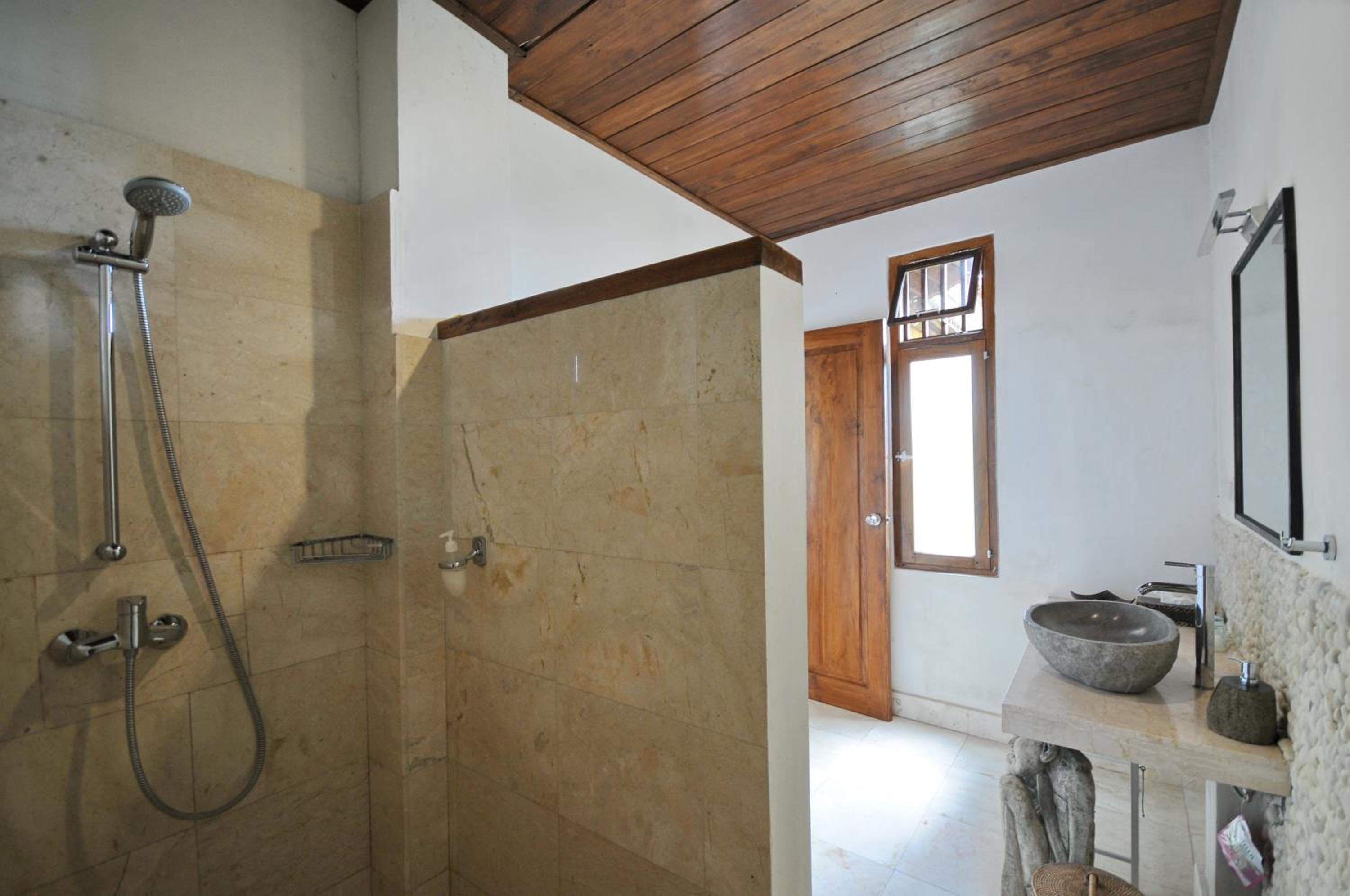 Family Room - Photo 28