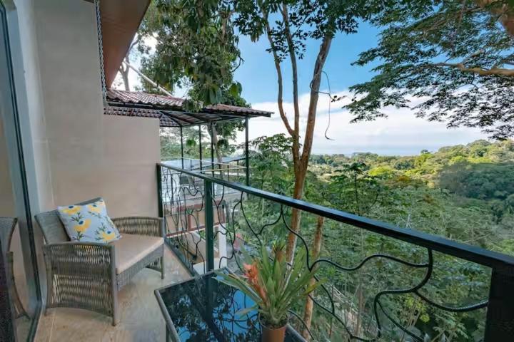 Deluxe Double Room with Balcony and Sea View