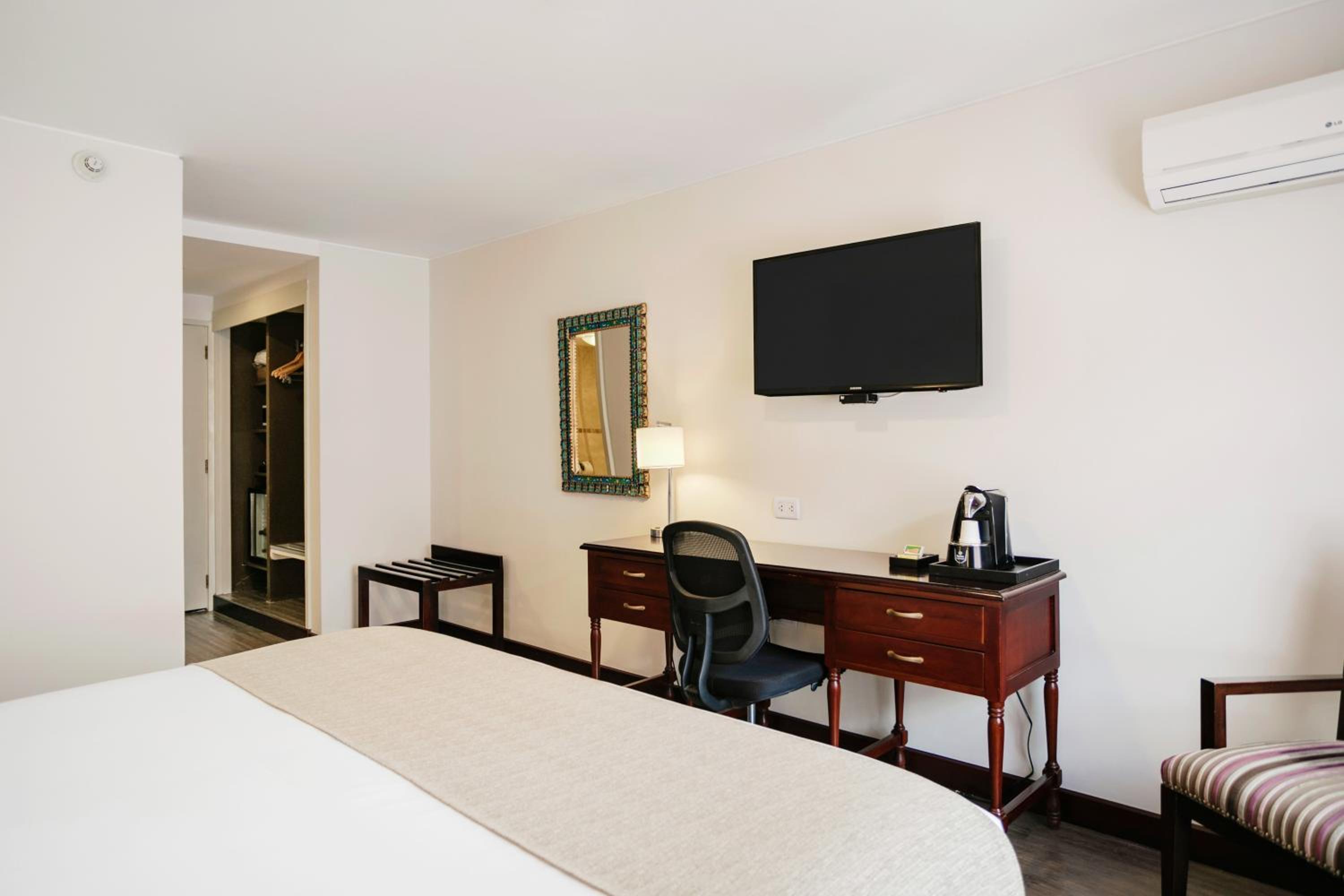 Standard Matrimonial Room photo 2