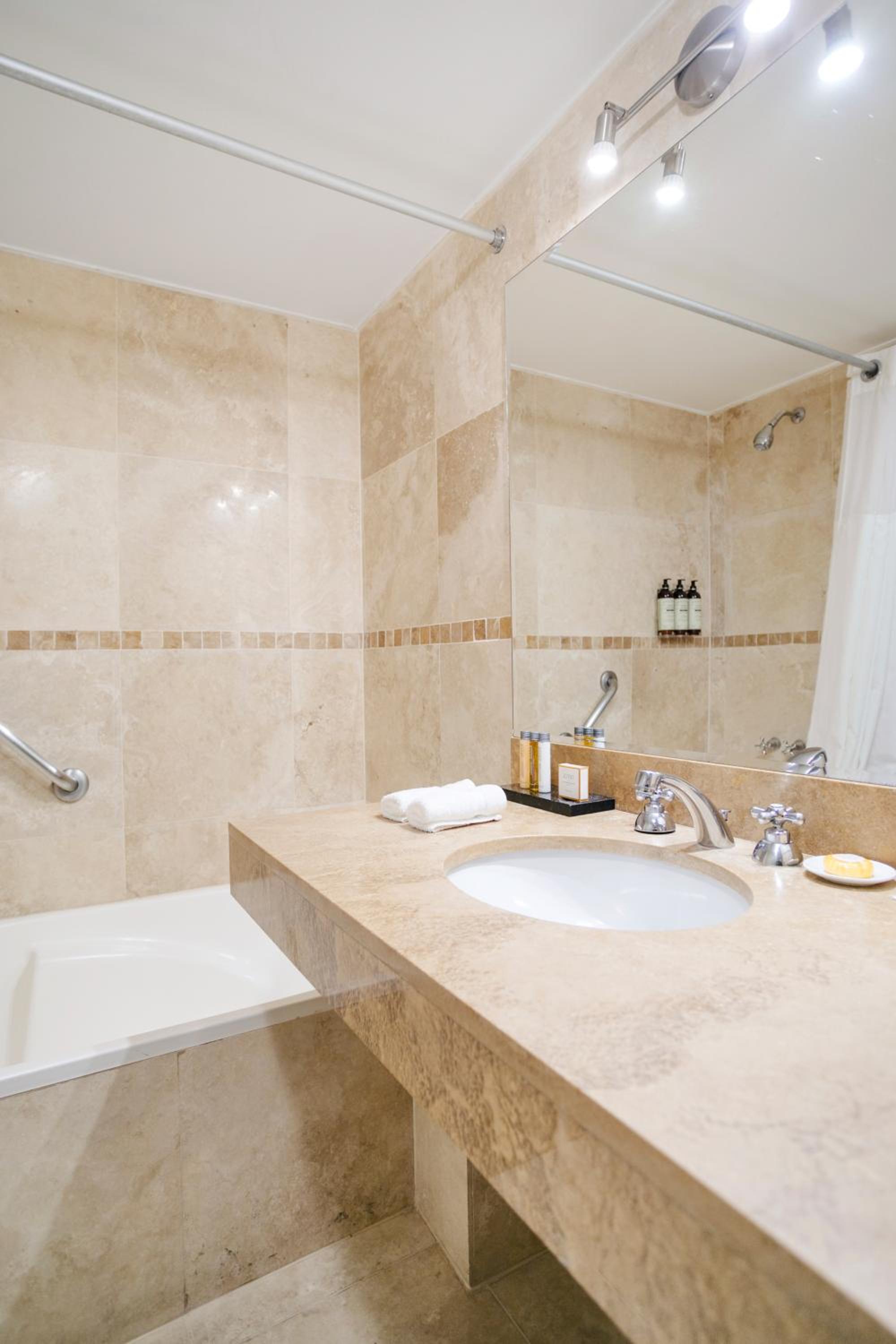 Standard Matrimonial Room photo 3