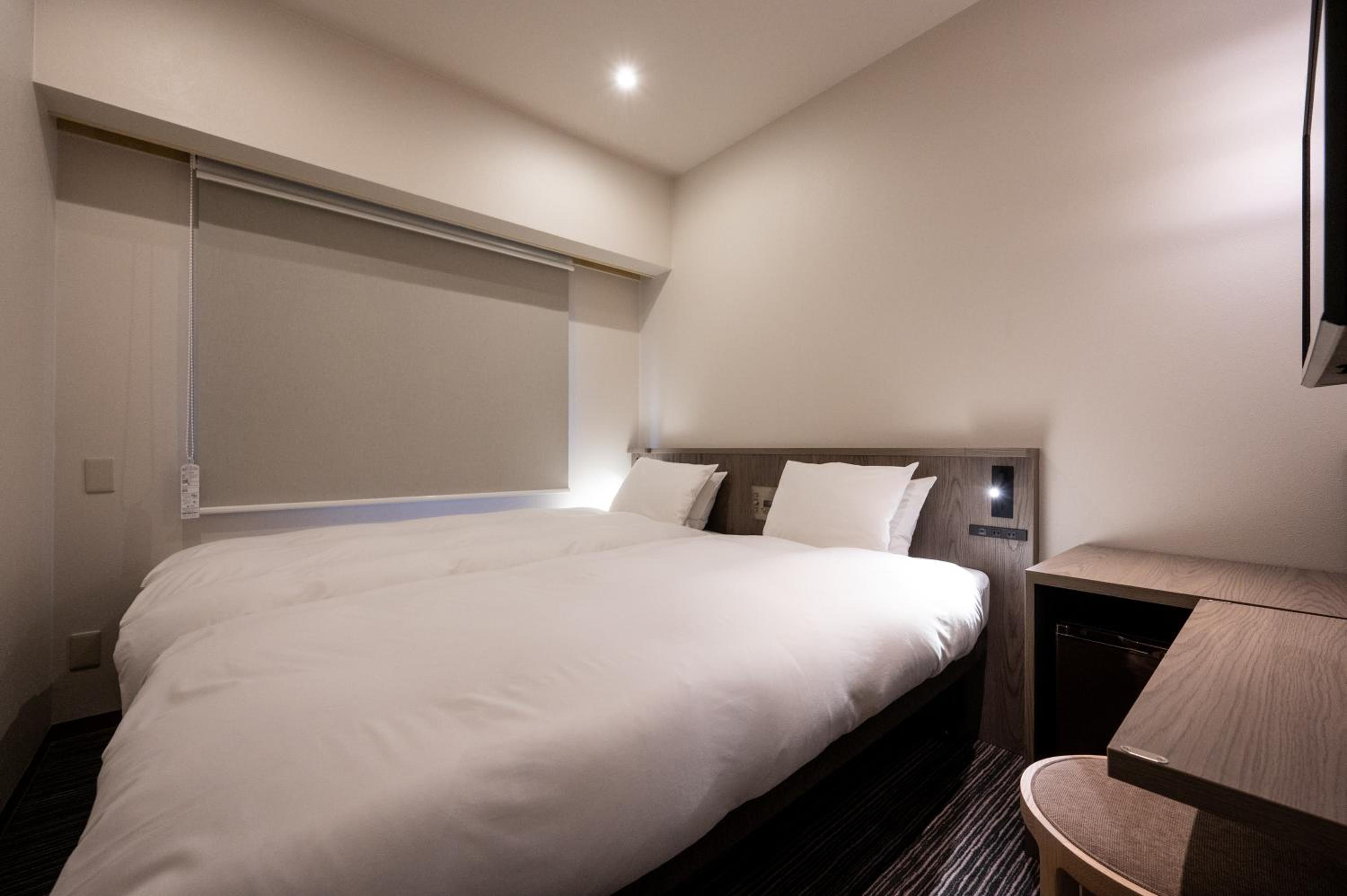Standard Twin Room - Photo 4