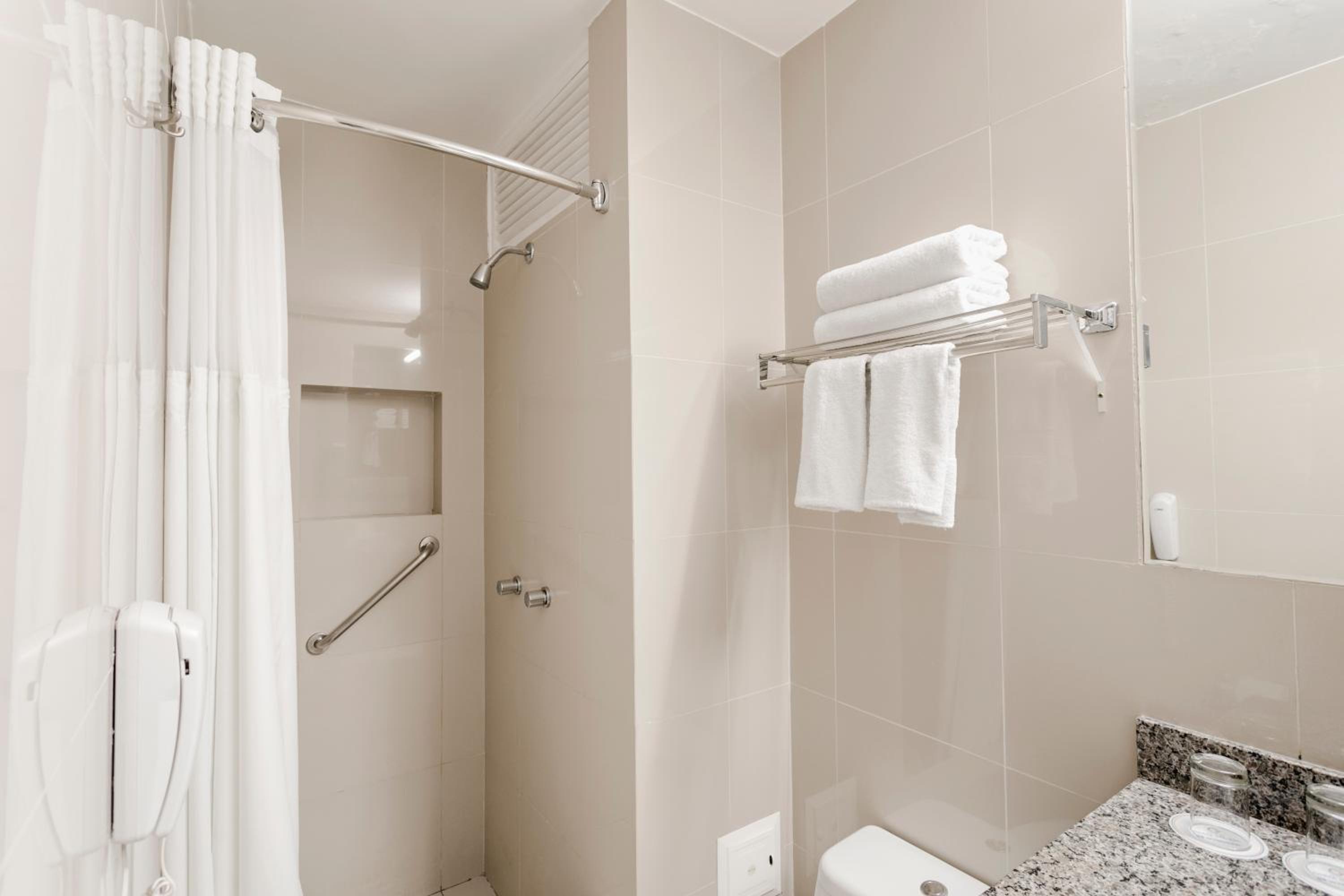 Standard Twin Room - Photo 5