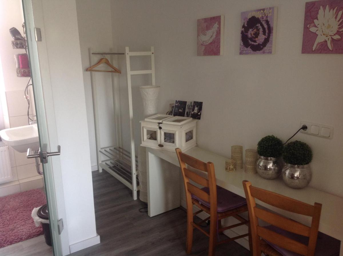 One-Bedroom Apartment - Photo 1