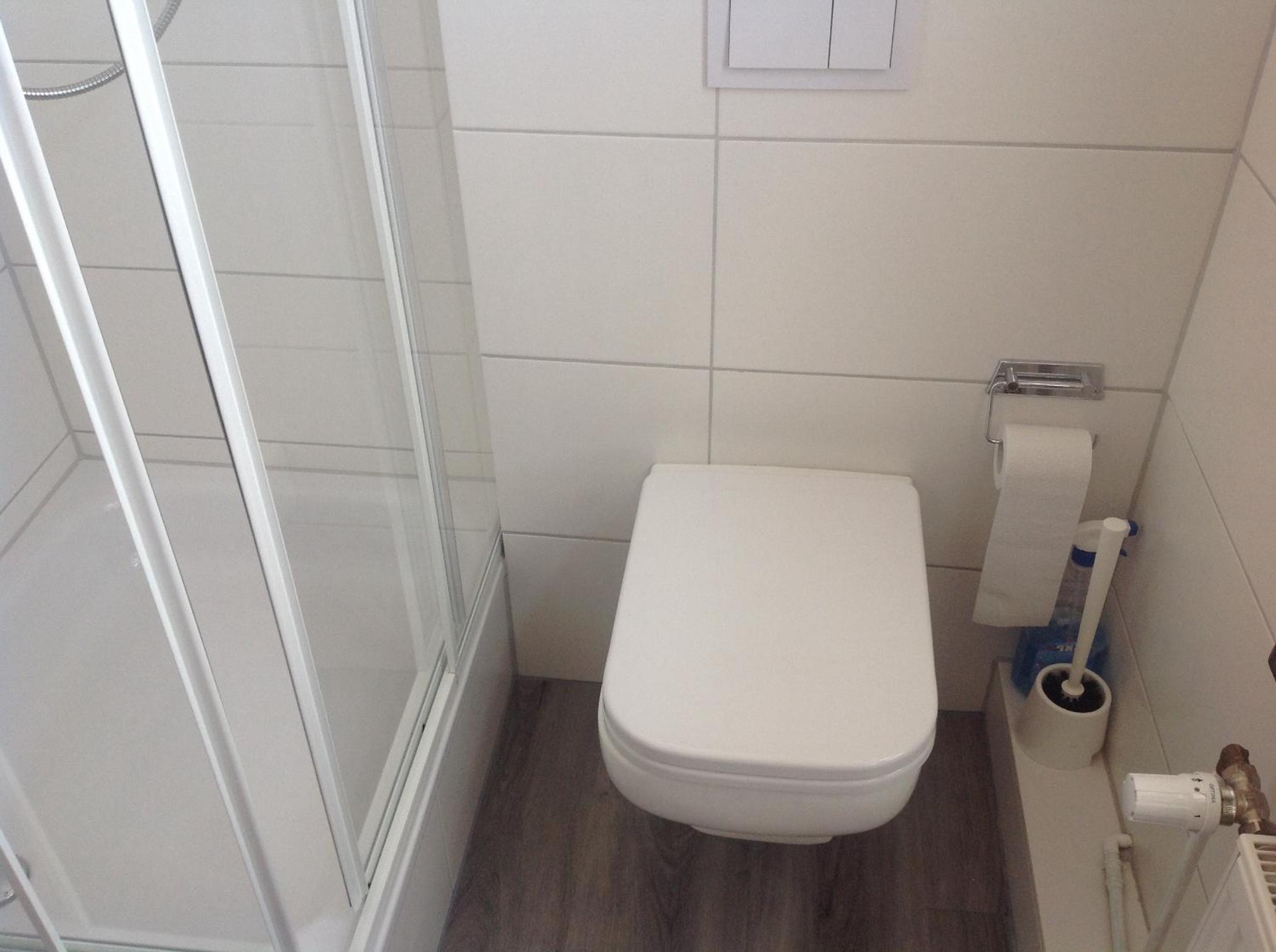 One-Bedroom Apartment - Photo 2