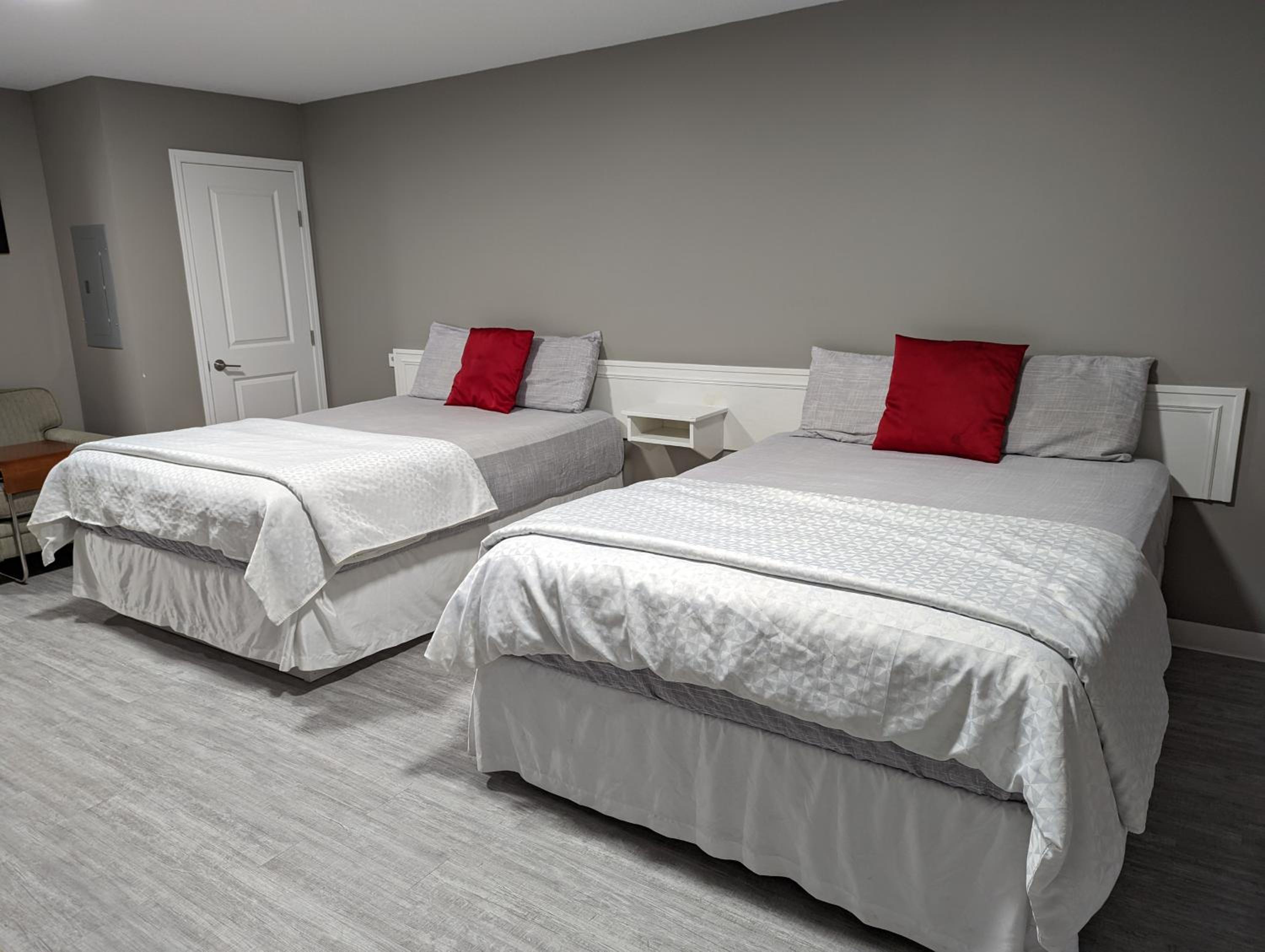 Deluxe Queen Room - Photo 5