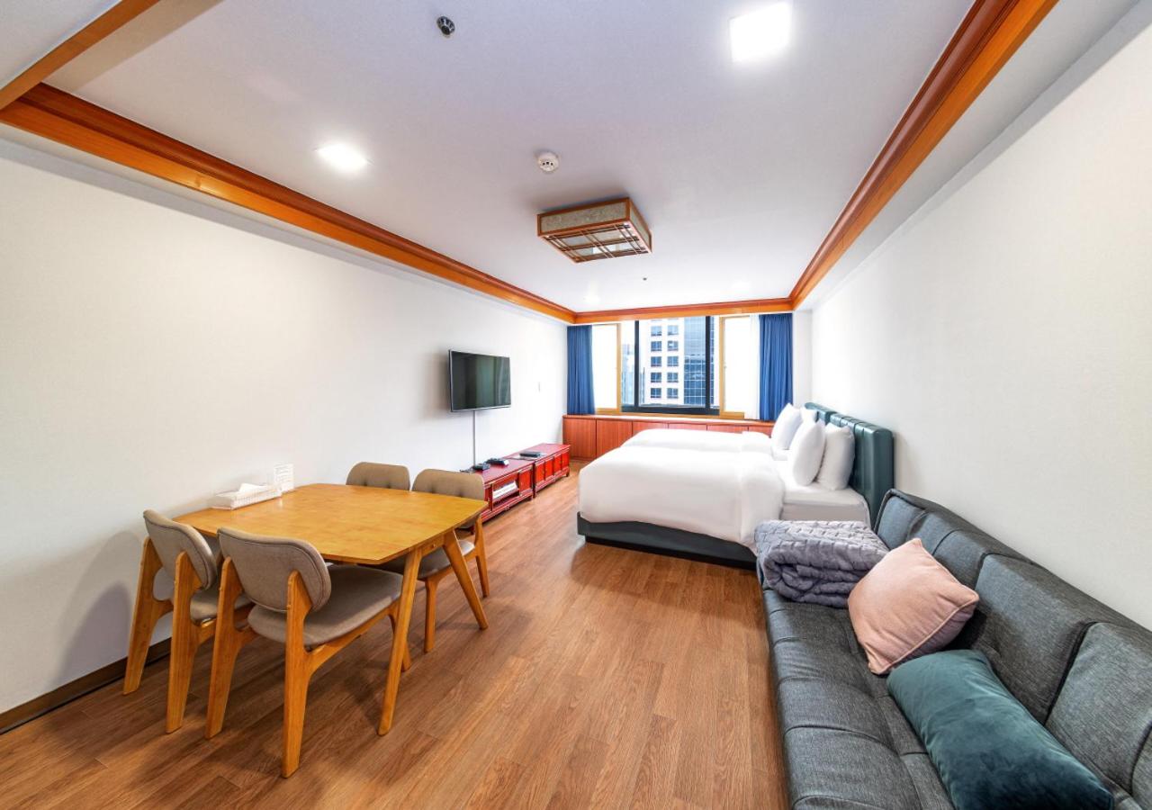 [Hot Deal] Residence Twin (Check-in at 5PM/ Check-out at 9AM / No Consecutive Nights)