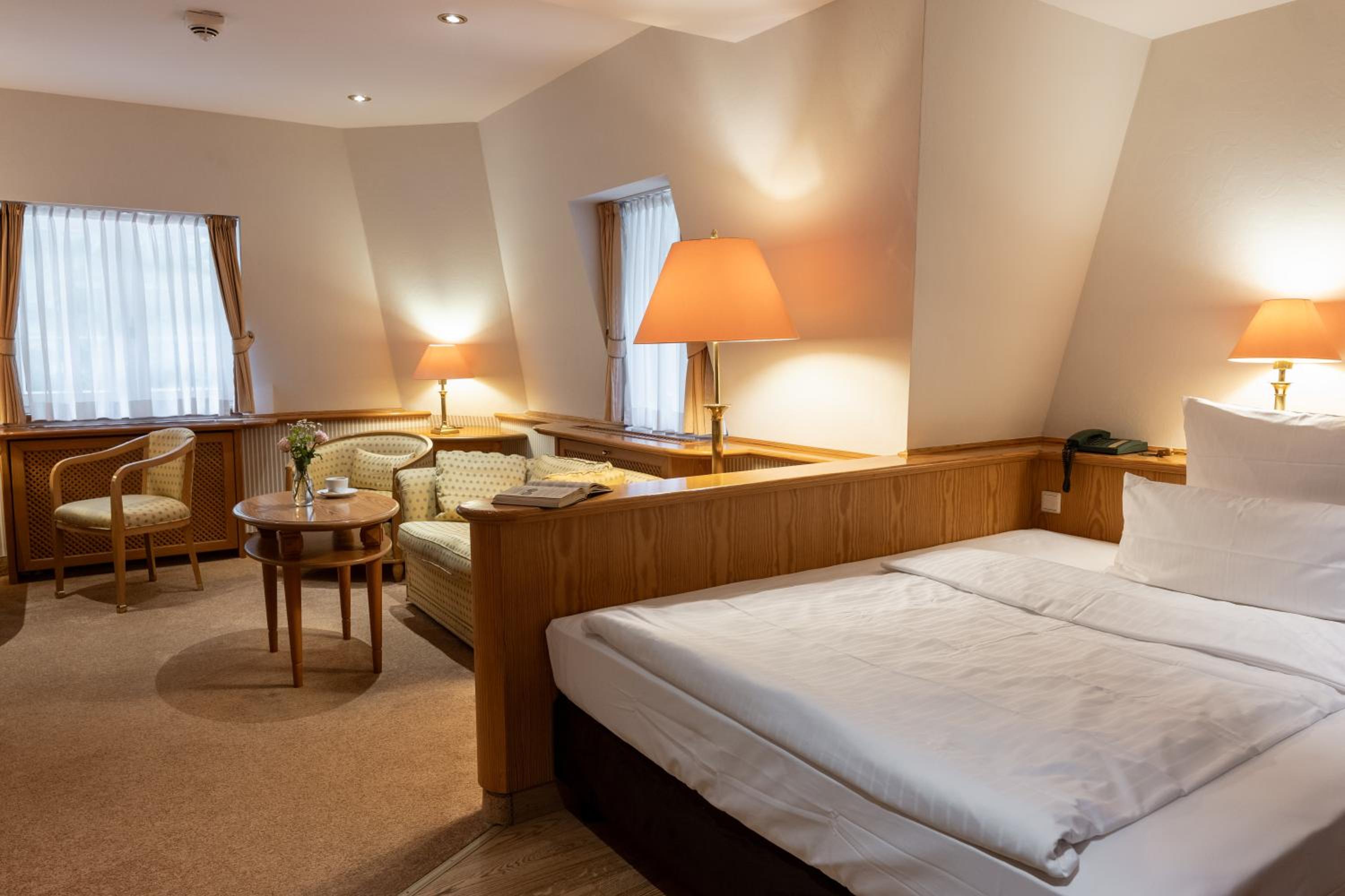 Standard Queen Room