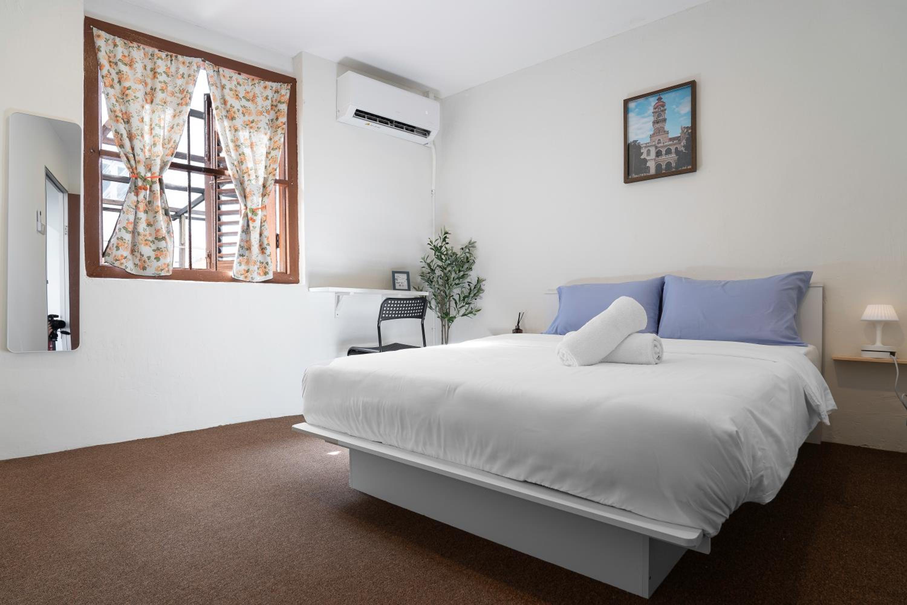 Standard Double Room with Shared Bathroom
