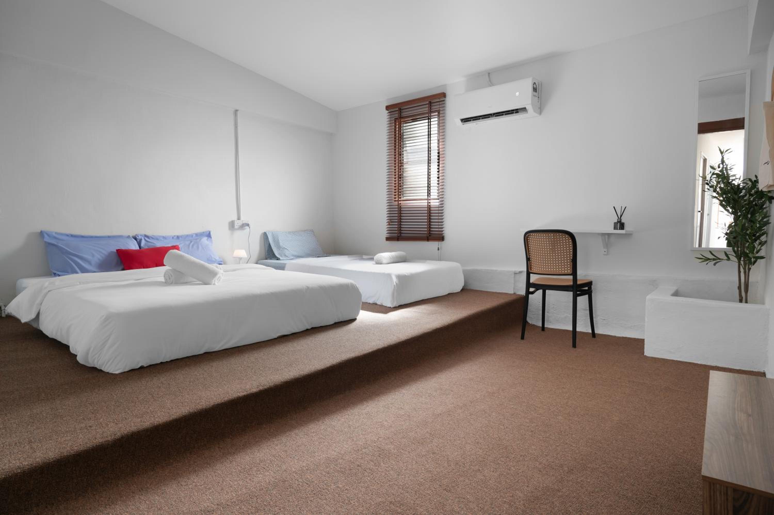Basic Triple Room with Shared Bathroom