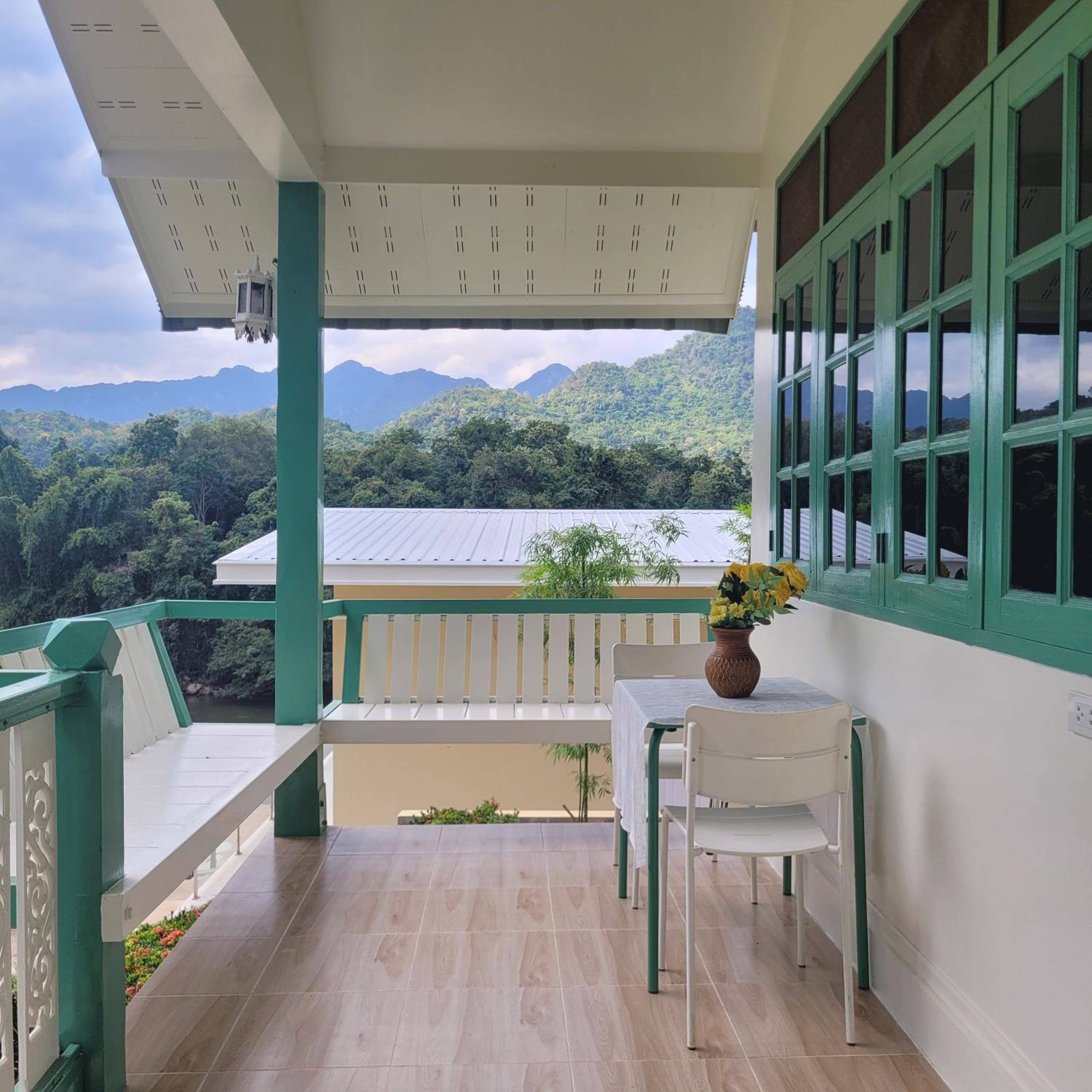 Triple Room with Pool View