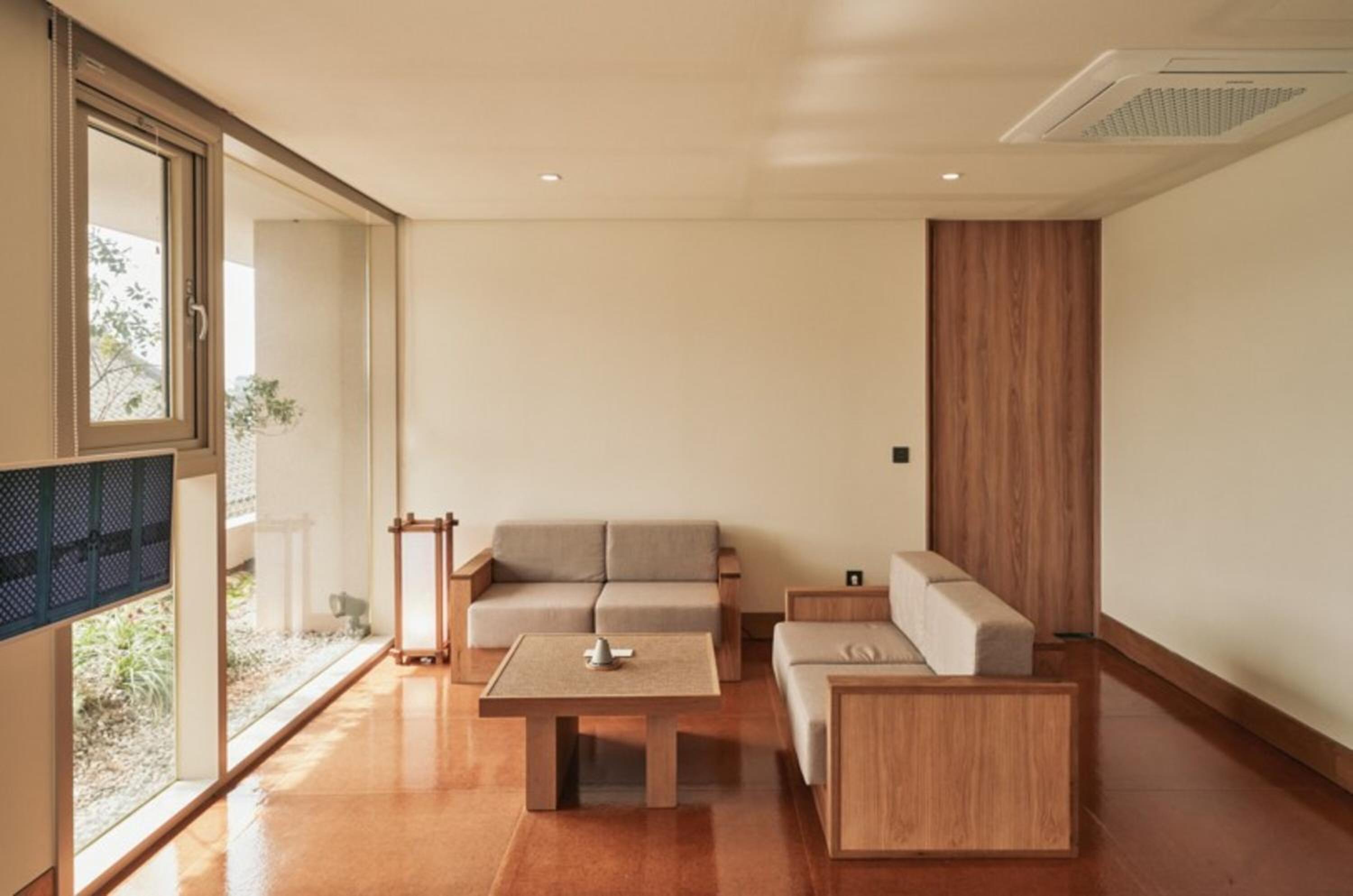 Suite B - Photo 6