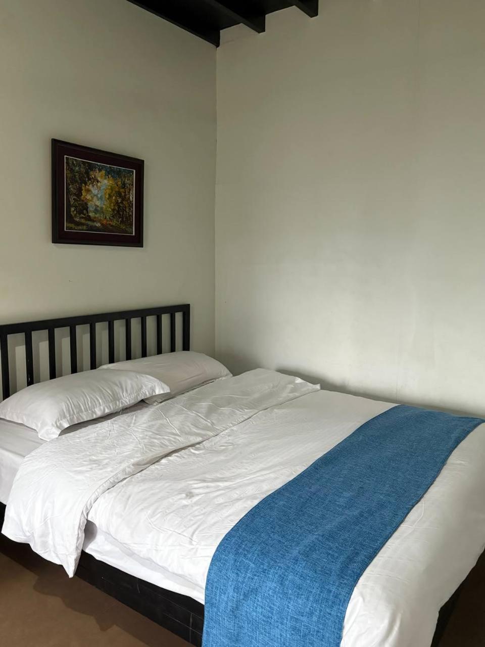 Double Room with Shared Bathroom photo 3