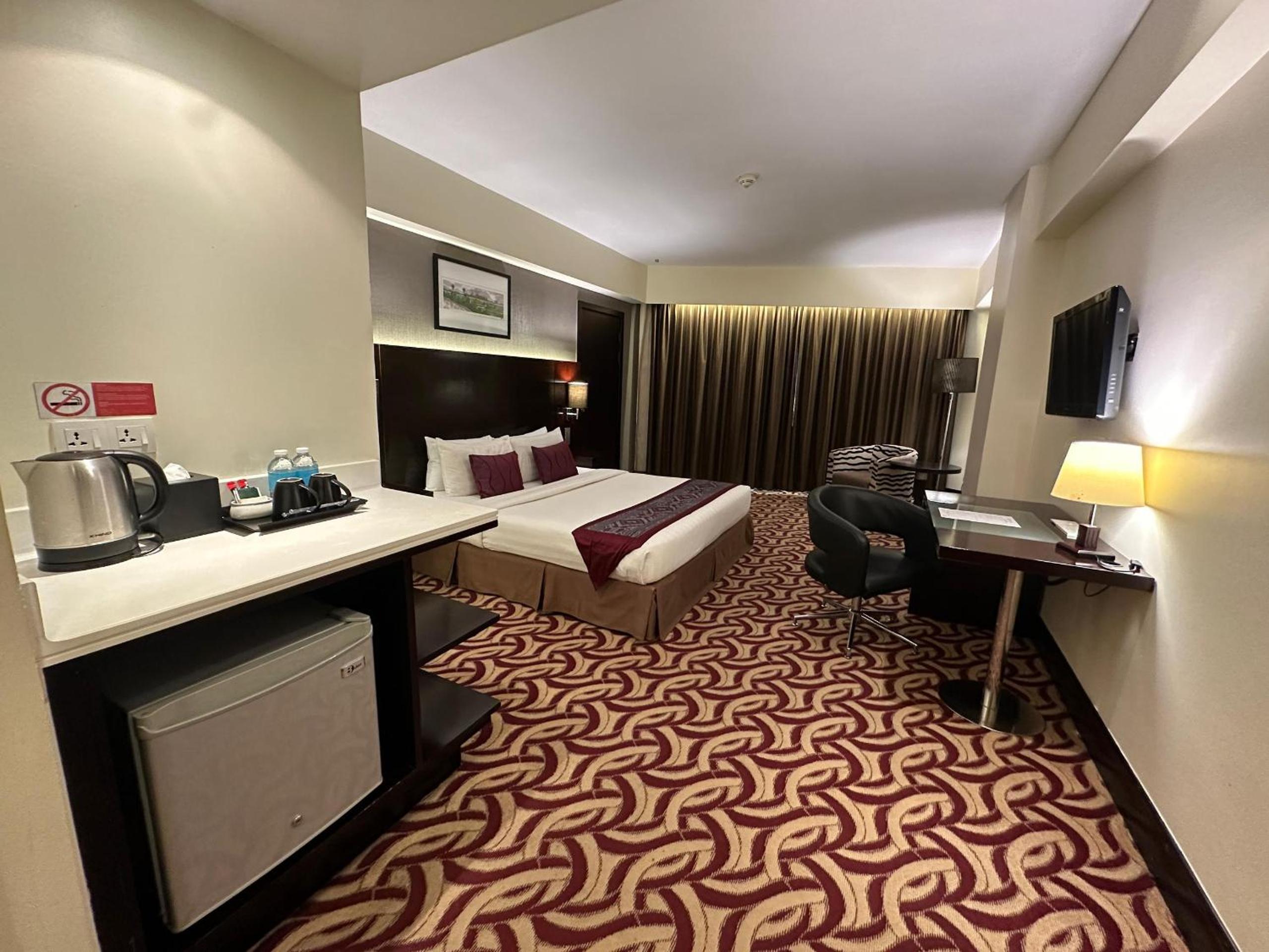 Superior King Room - Photo 1