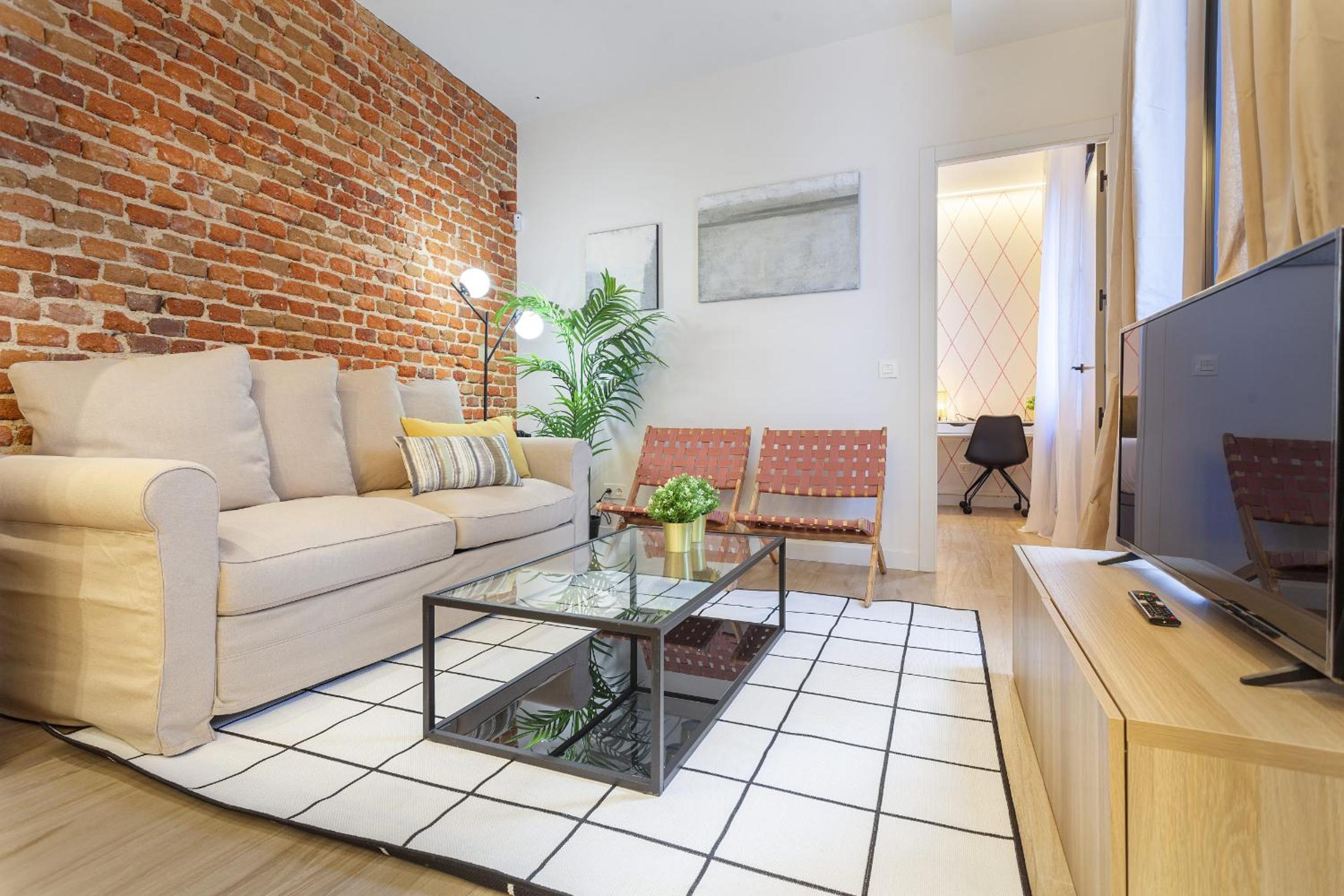Three-Bedroom Deluxe Apartment