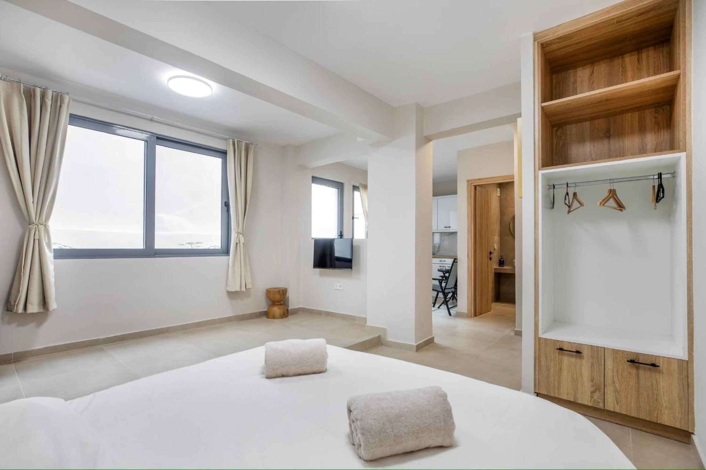 Deluxe Double Room with Extra Bed