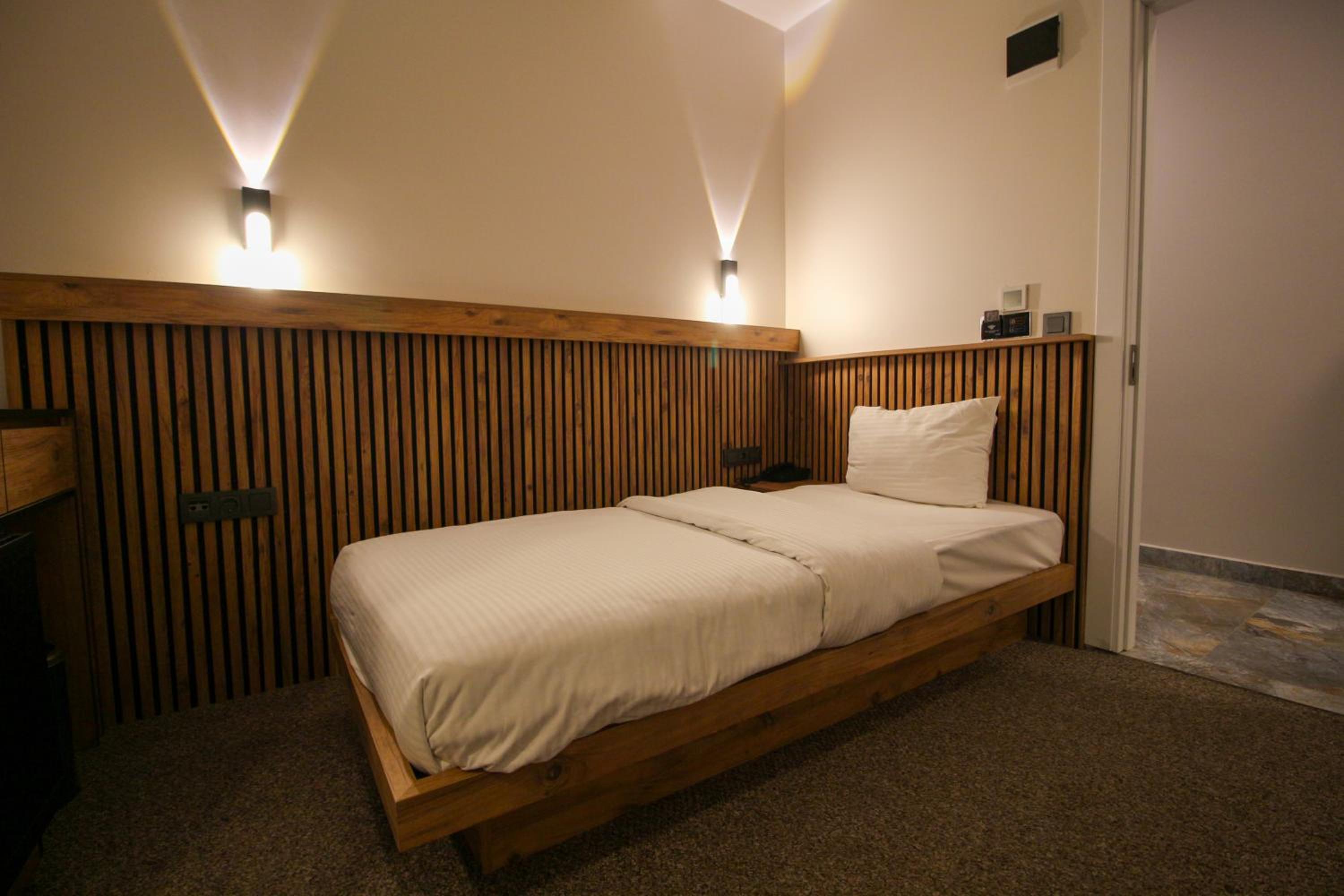 Small Single Room photo 1