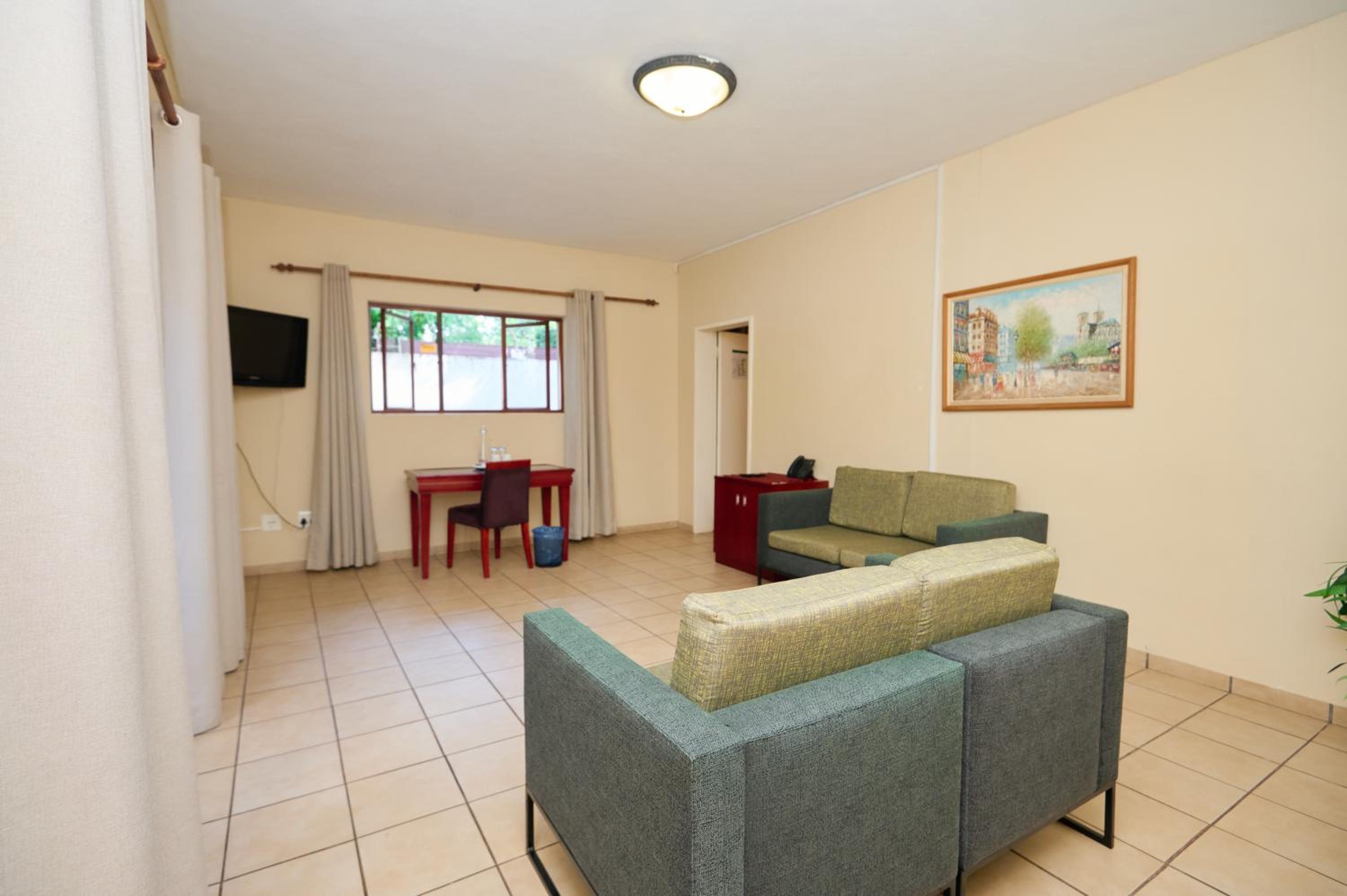 Superior King Suite photo 3